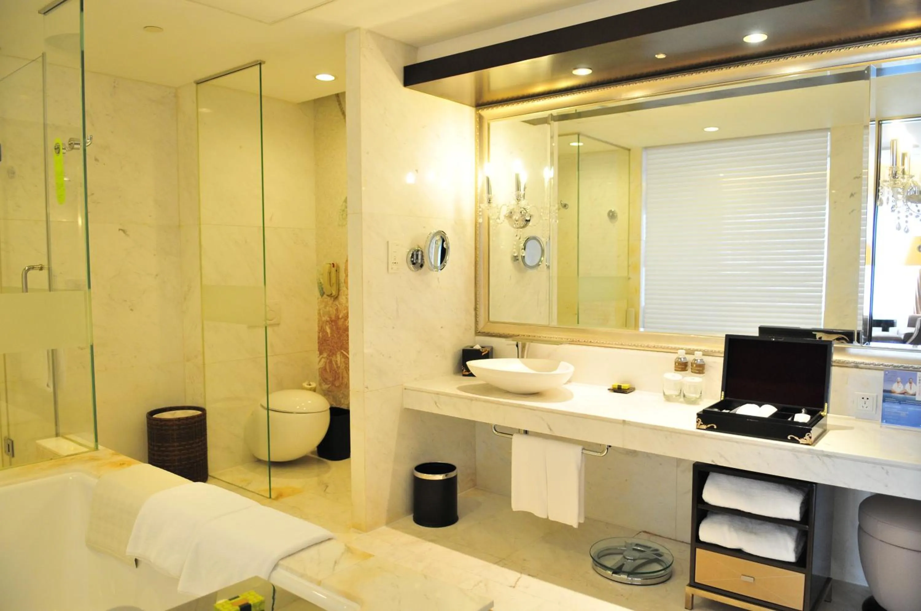 Bathroom in InterContinental Dalian by IHG
