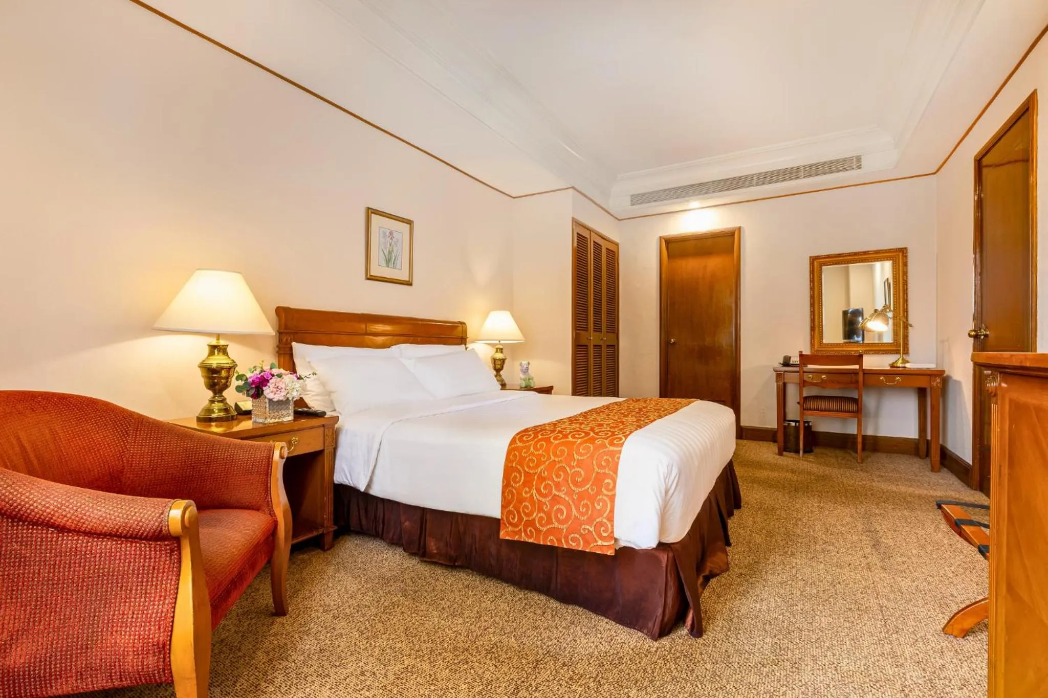 Bed in Richmonde Hotel Ortigas, Manila