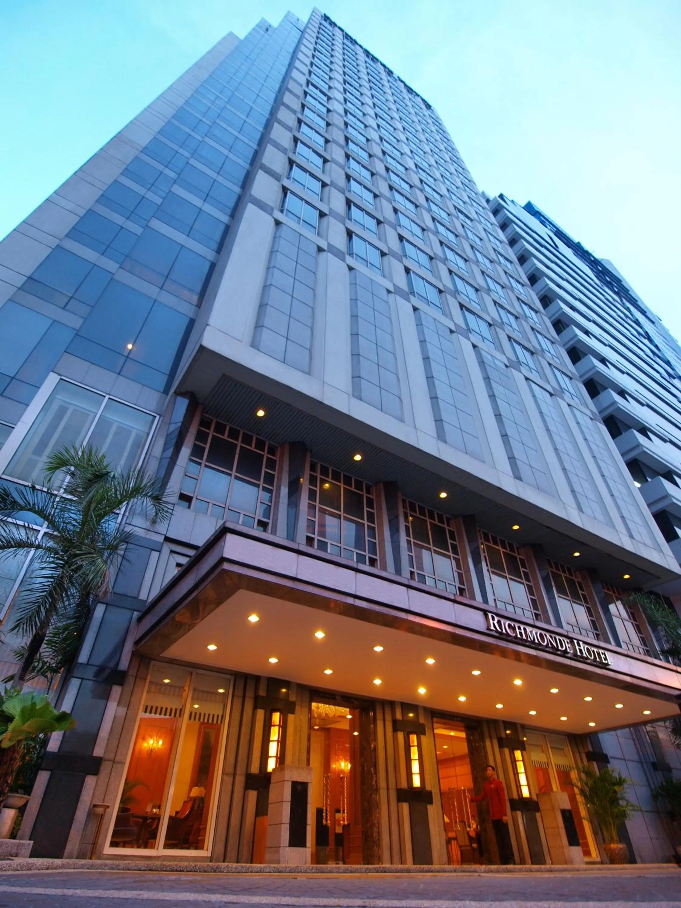 Facade/entrance in Richmonde Hotel Ortigas, Manila