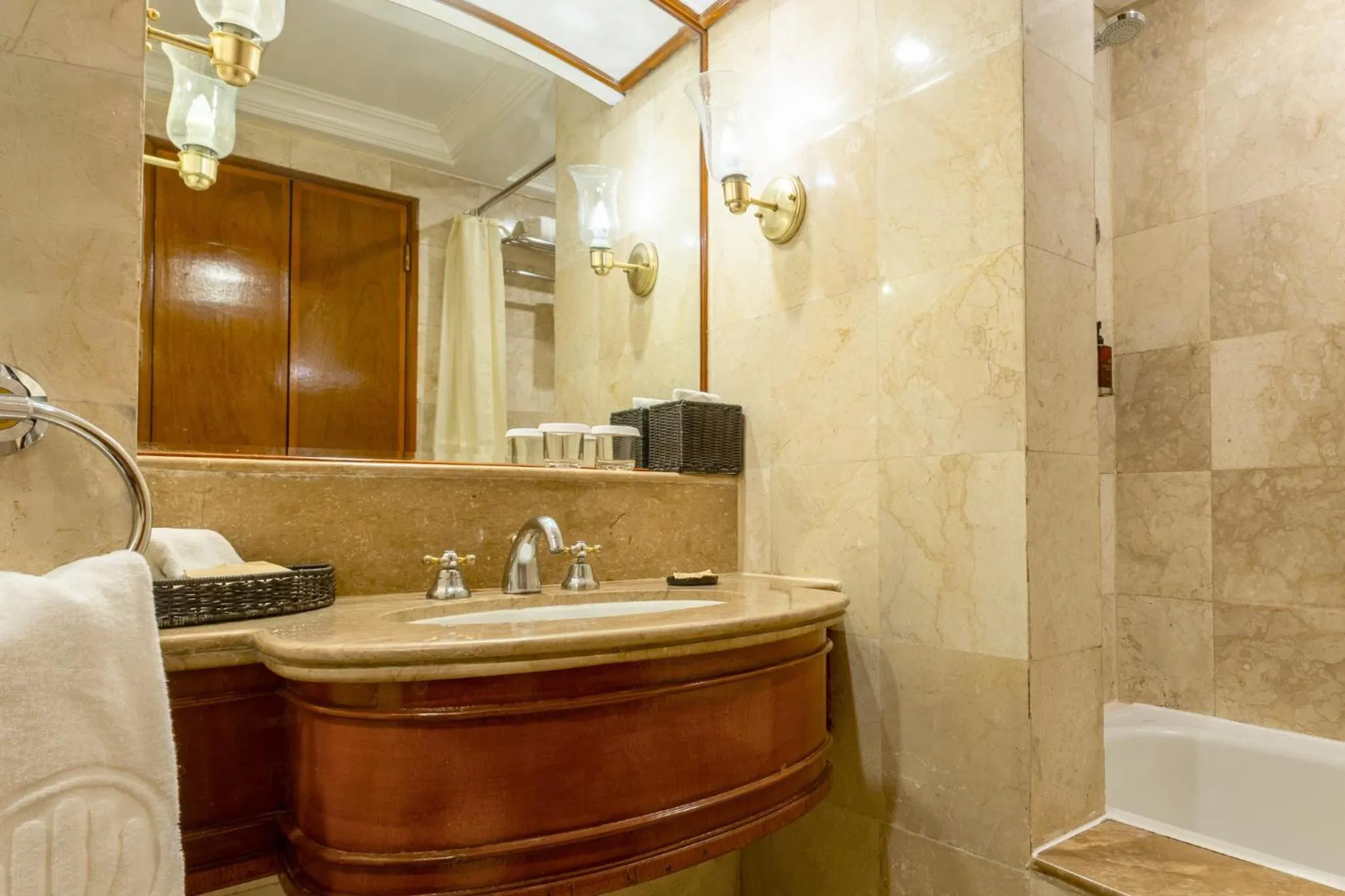 Bathroom in Richmonde Hotel Ortigas, Manila