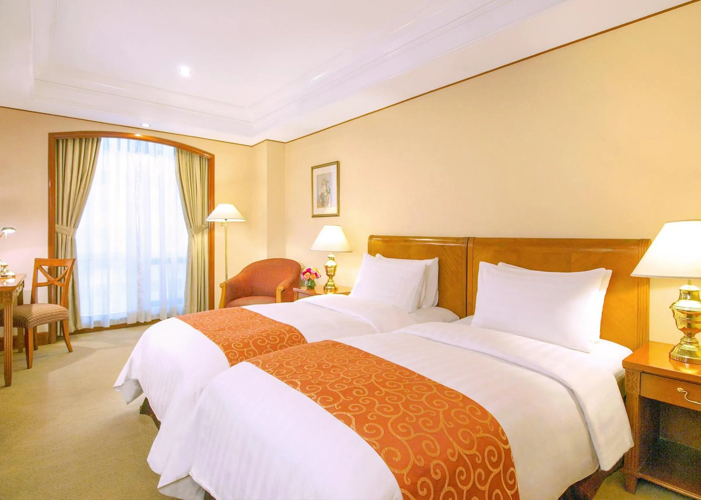 Bed in Richmonde Hotel Ortigas, Manila