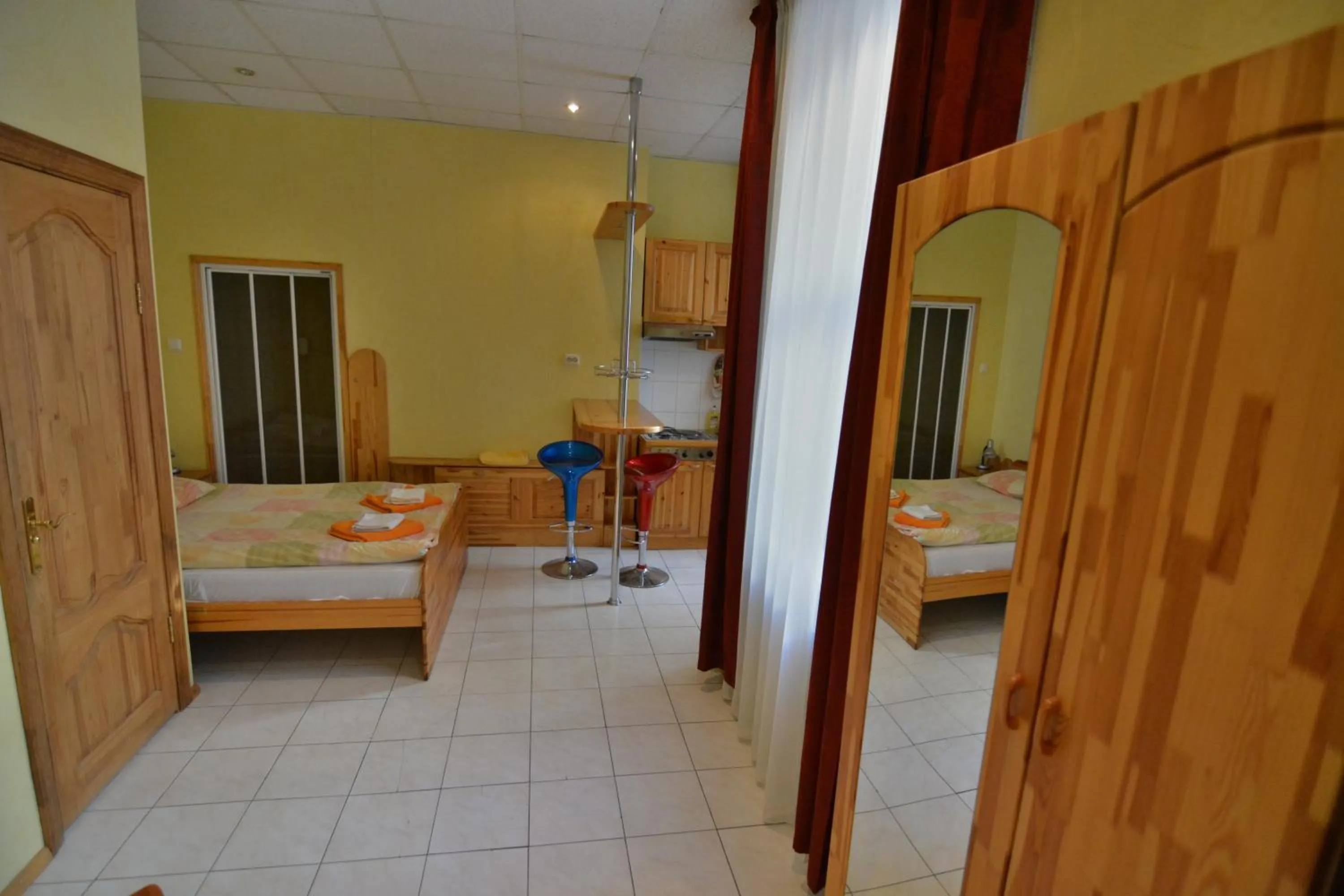 Photo of the whole room, Bed in Hotel Multilux with Self Check-in