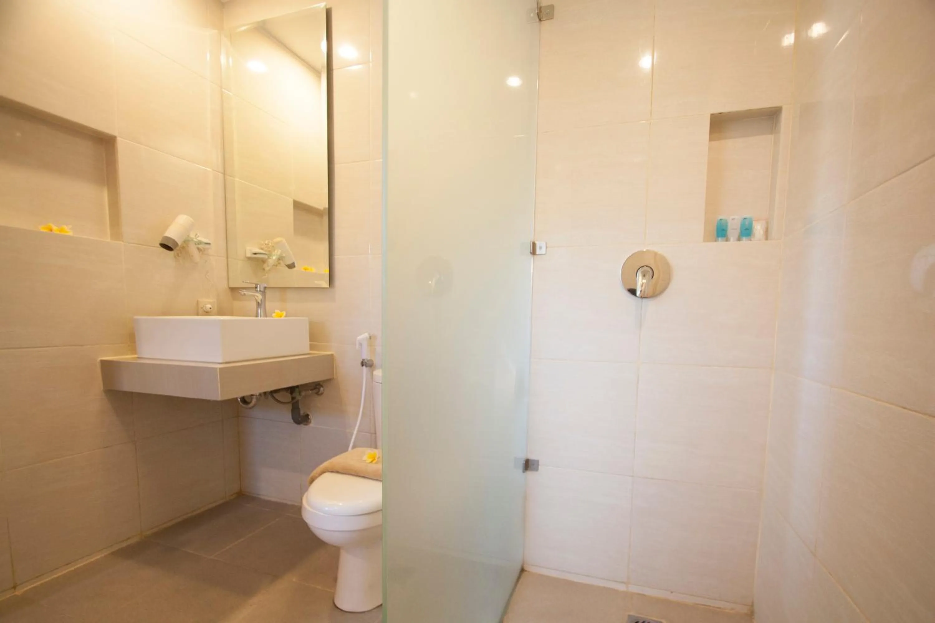 Bathroom in Seminyak Paradiso Hotel