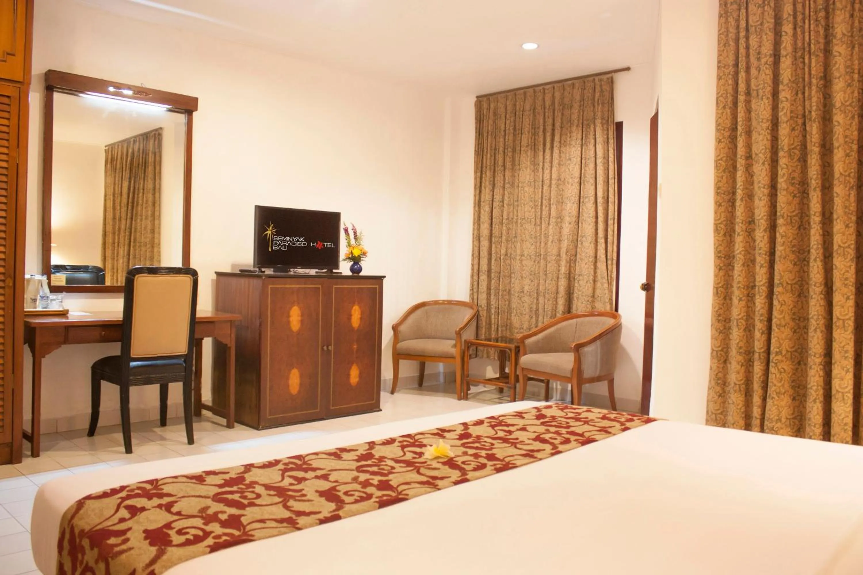 Bedroom, Bed in Seminyak Paradiso Hotel