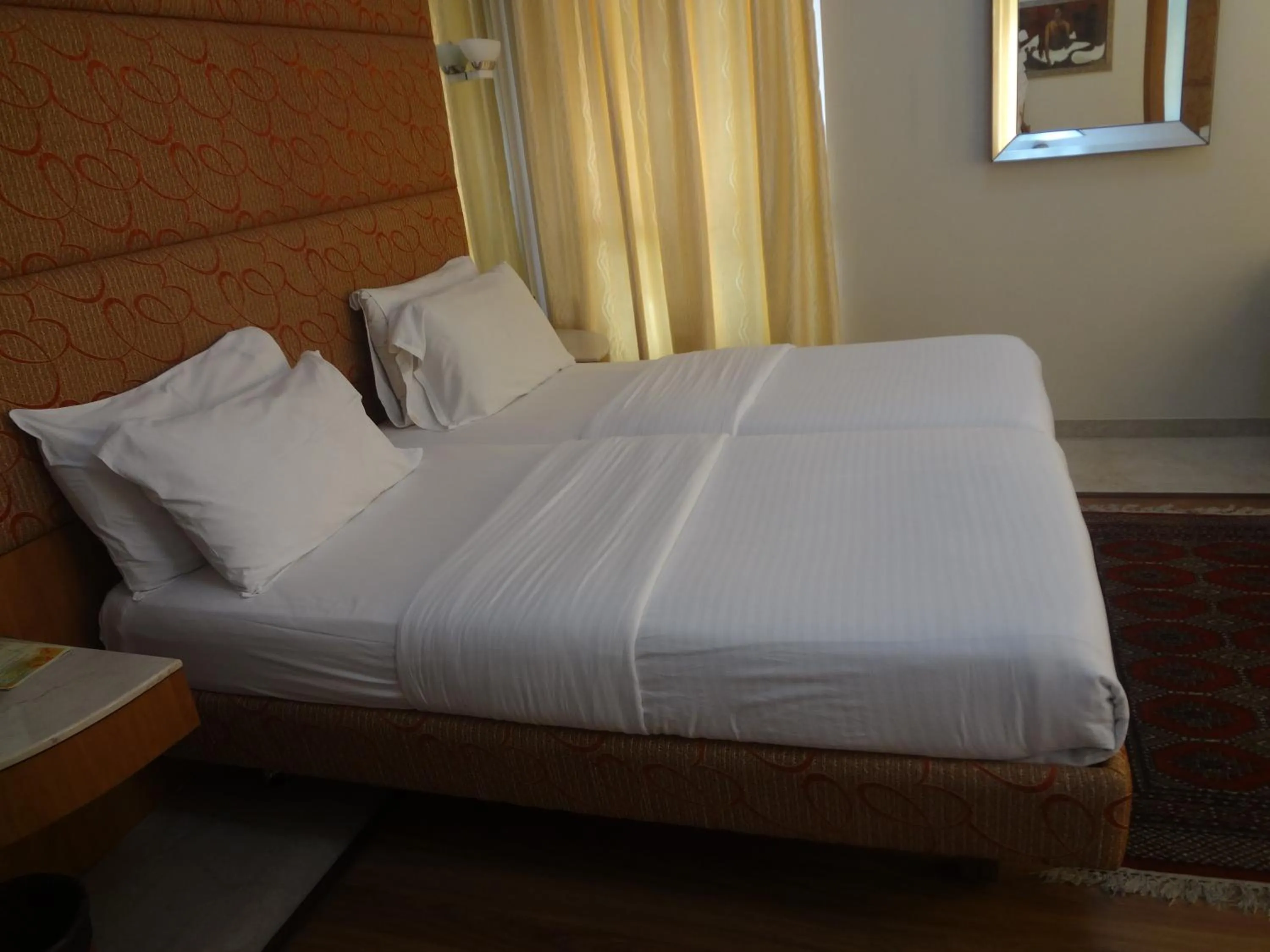 Bedroom, Bed in Astoria Hotel