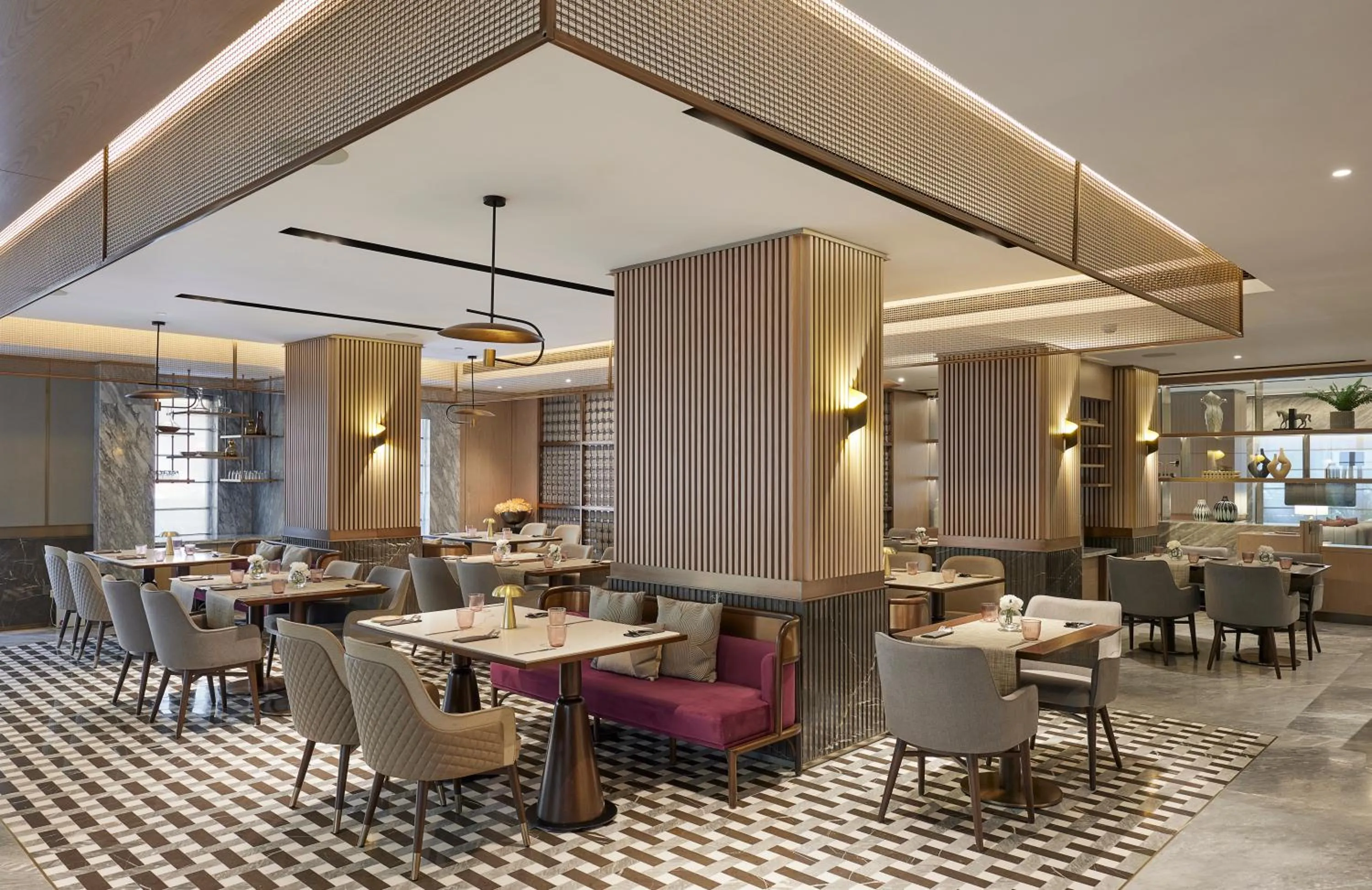 Restaurant/places to eat in Astoria Hotel