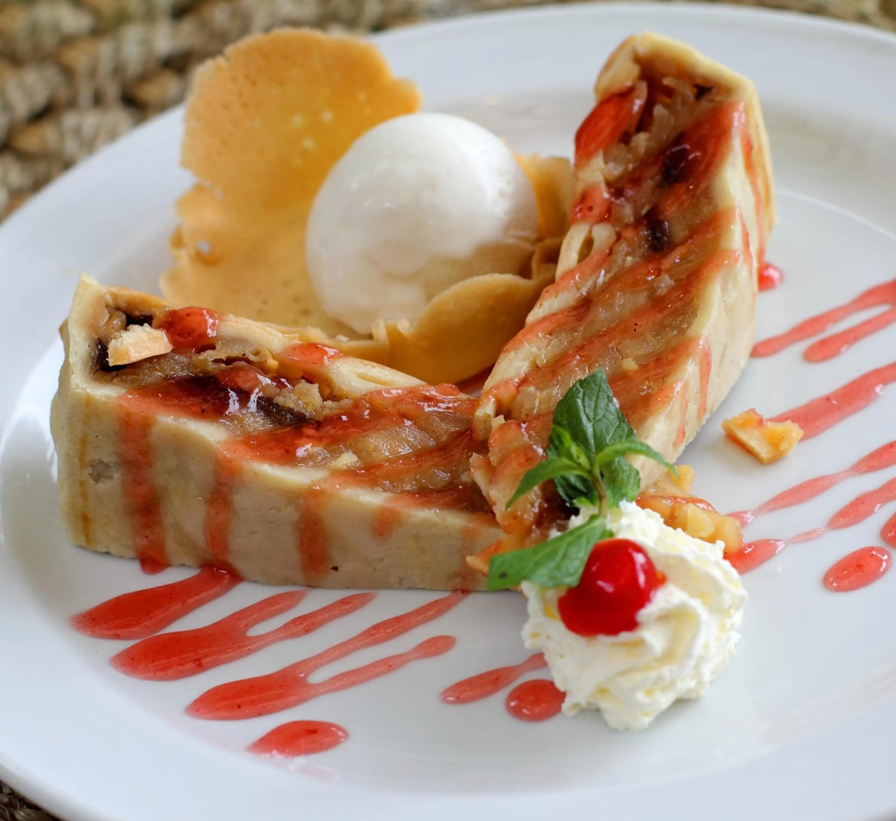 Restaurant/places to eat in Arma Museum & Resort