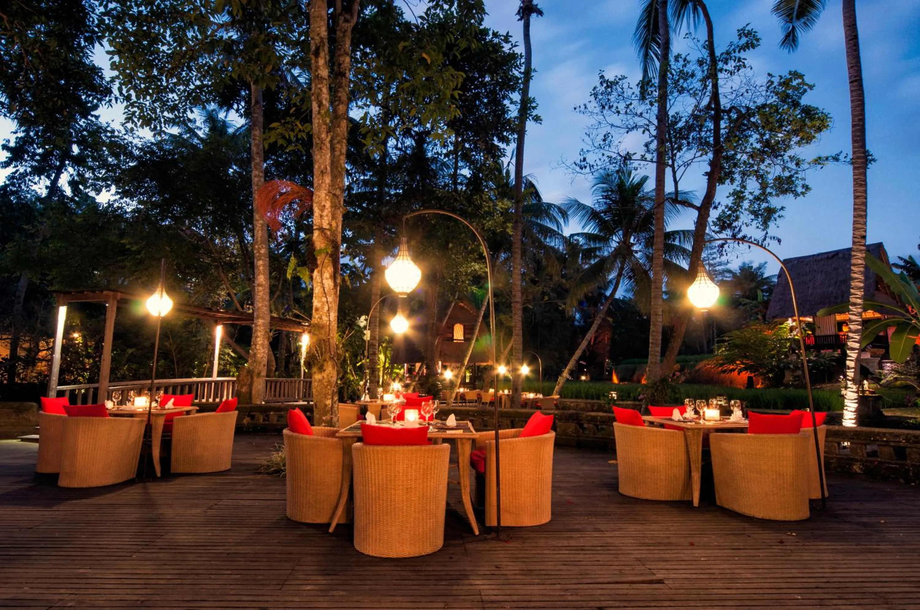 Restaurant/places to eat in Arma Museum & Resort