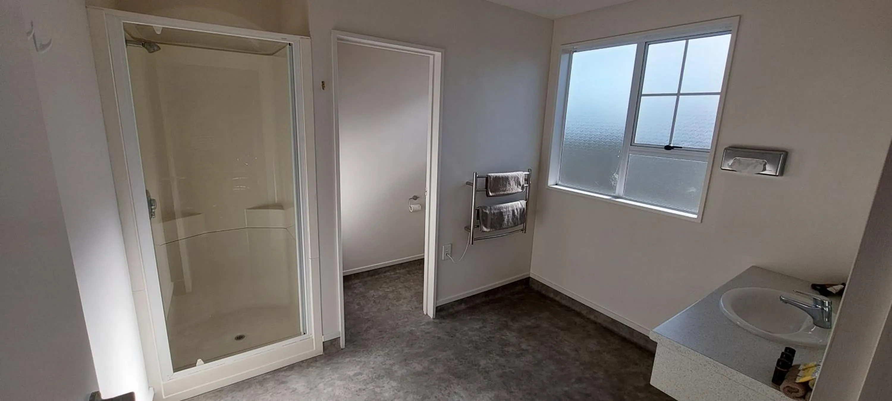 Shower in Fitzherbert Court Motel