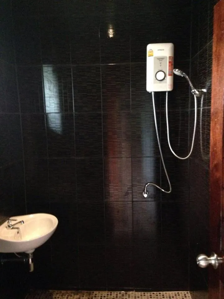 Shower in Water's House