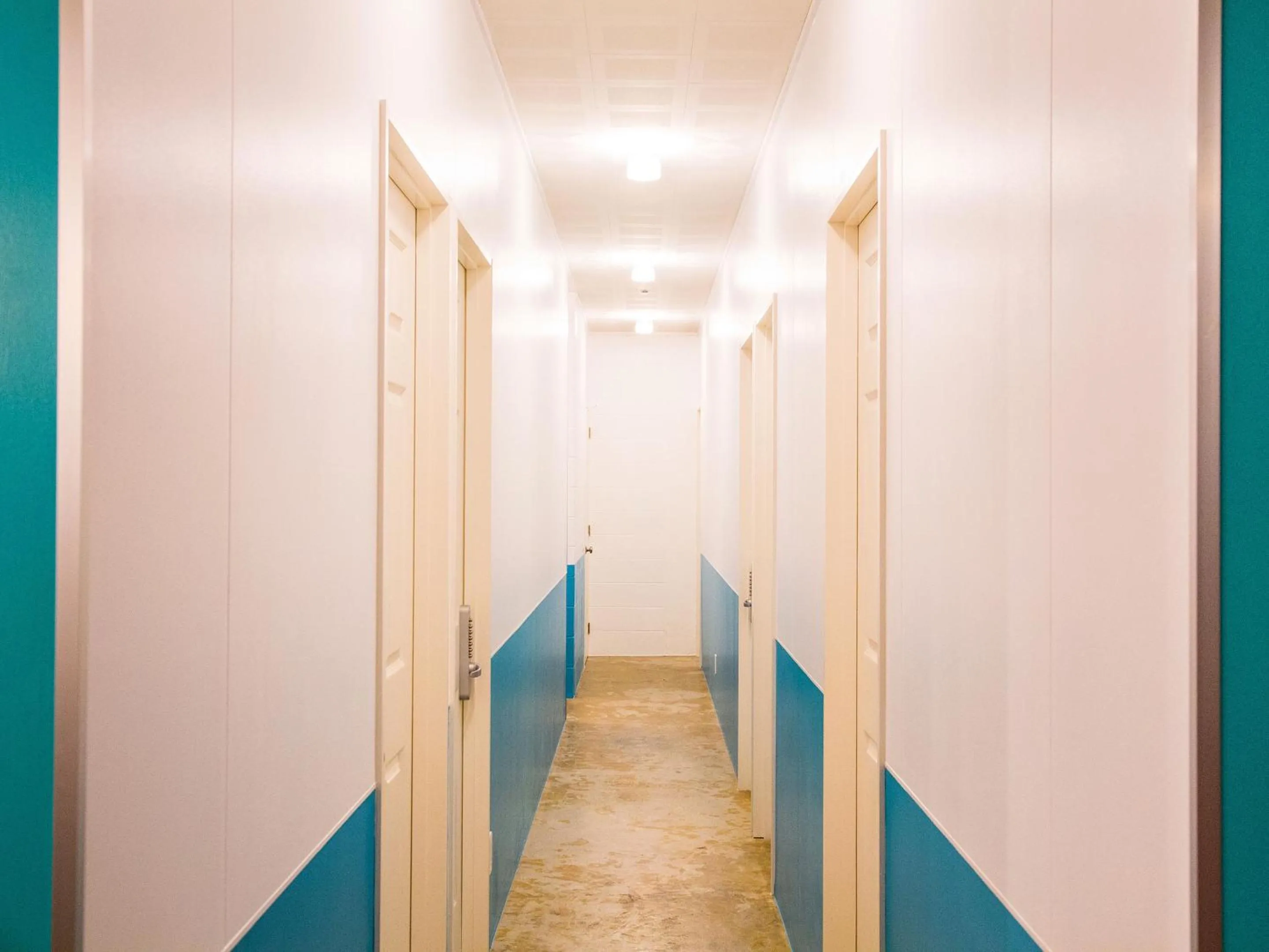 Area and facilities in Seawall Hostel