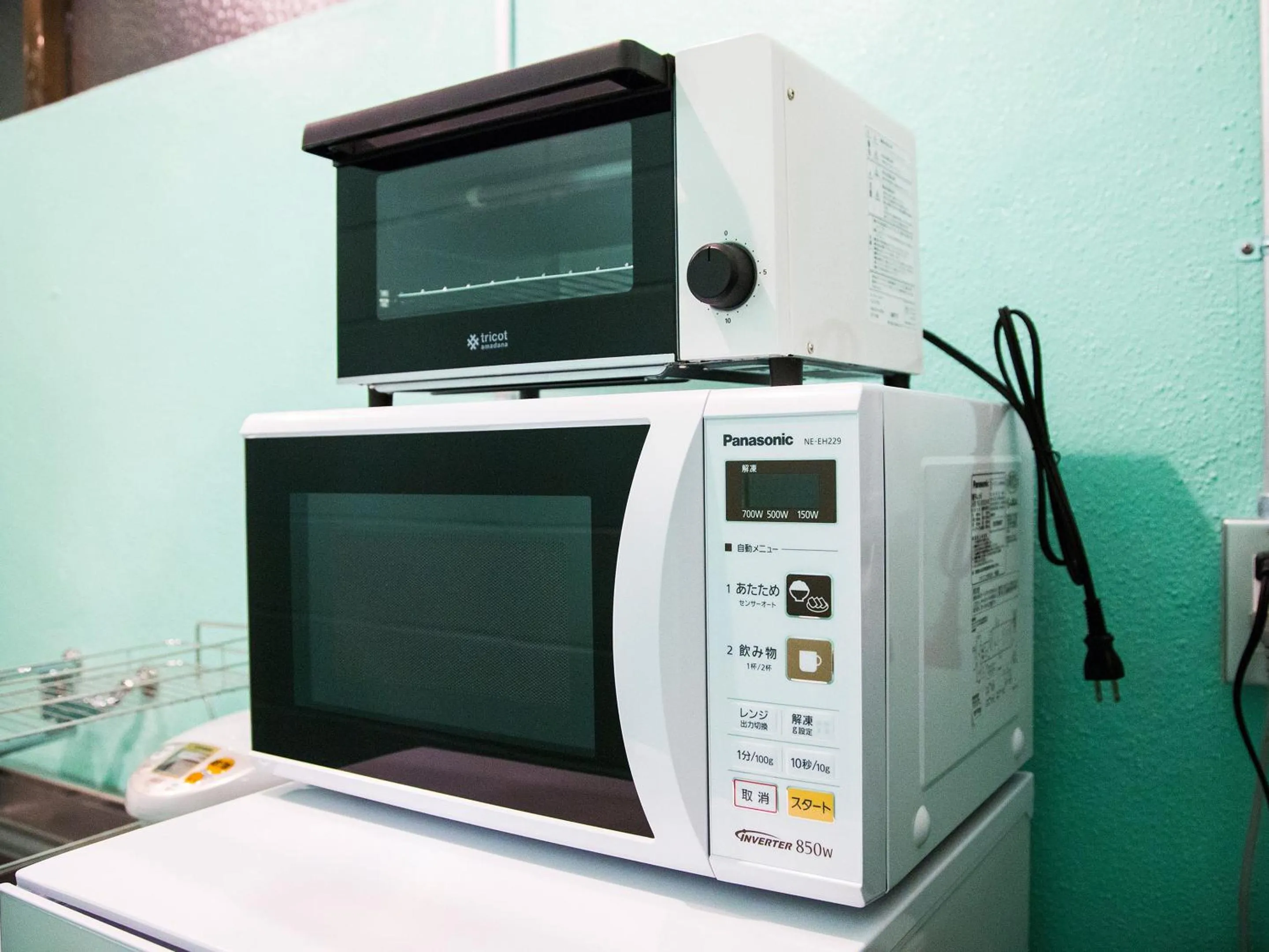 Communal kitchen in Seawall Hostel