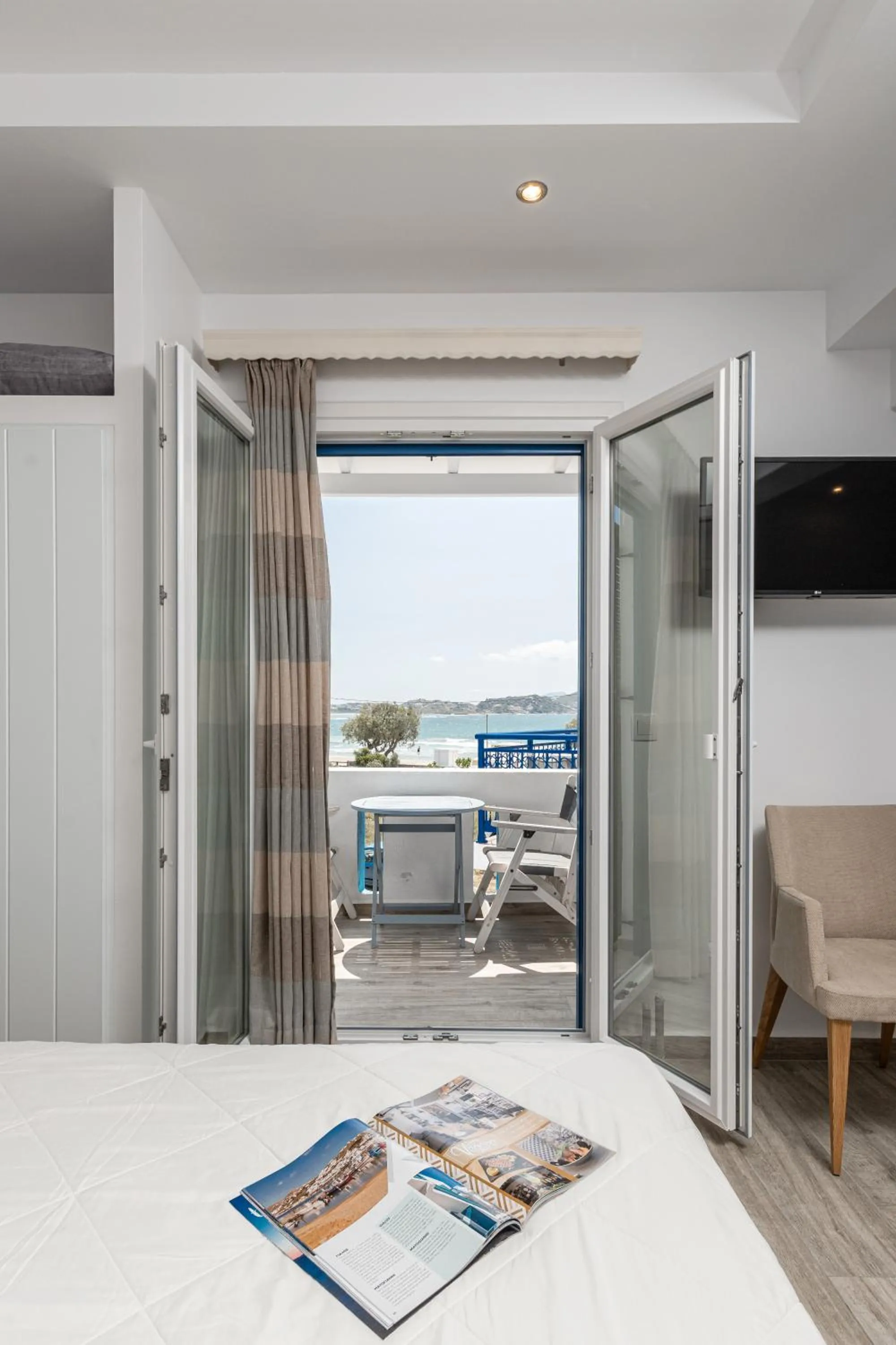 View (from property/room), Bed in Sun Beach Hotel