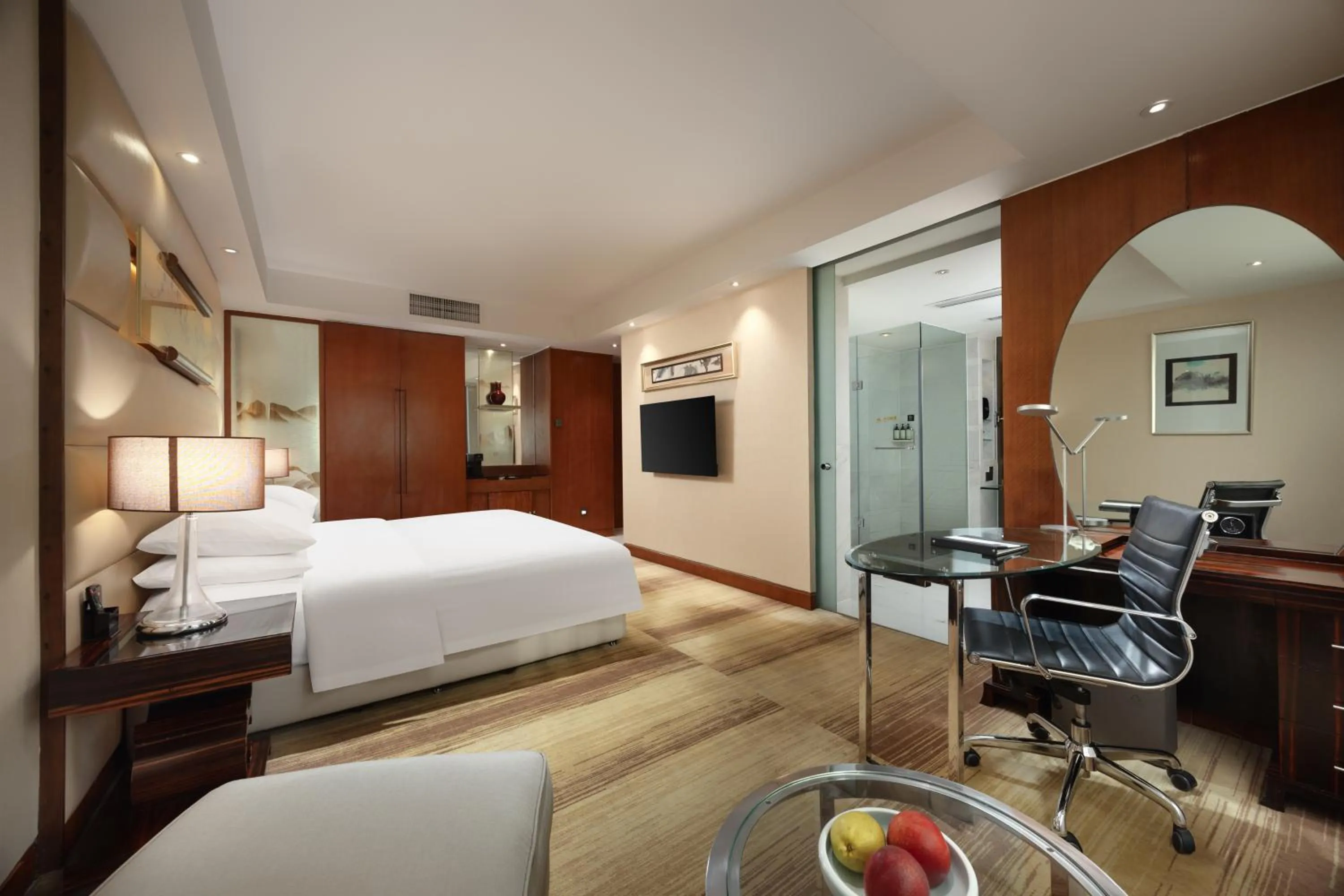 Photo of the whole room, Bed in Gehua New Century Hotel Beijing