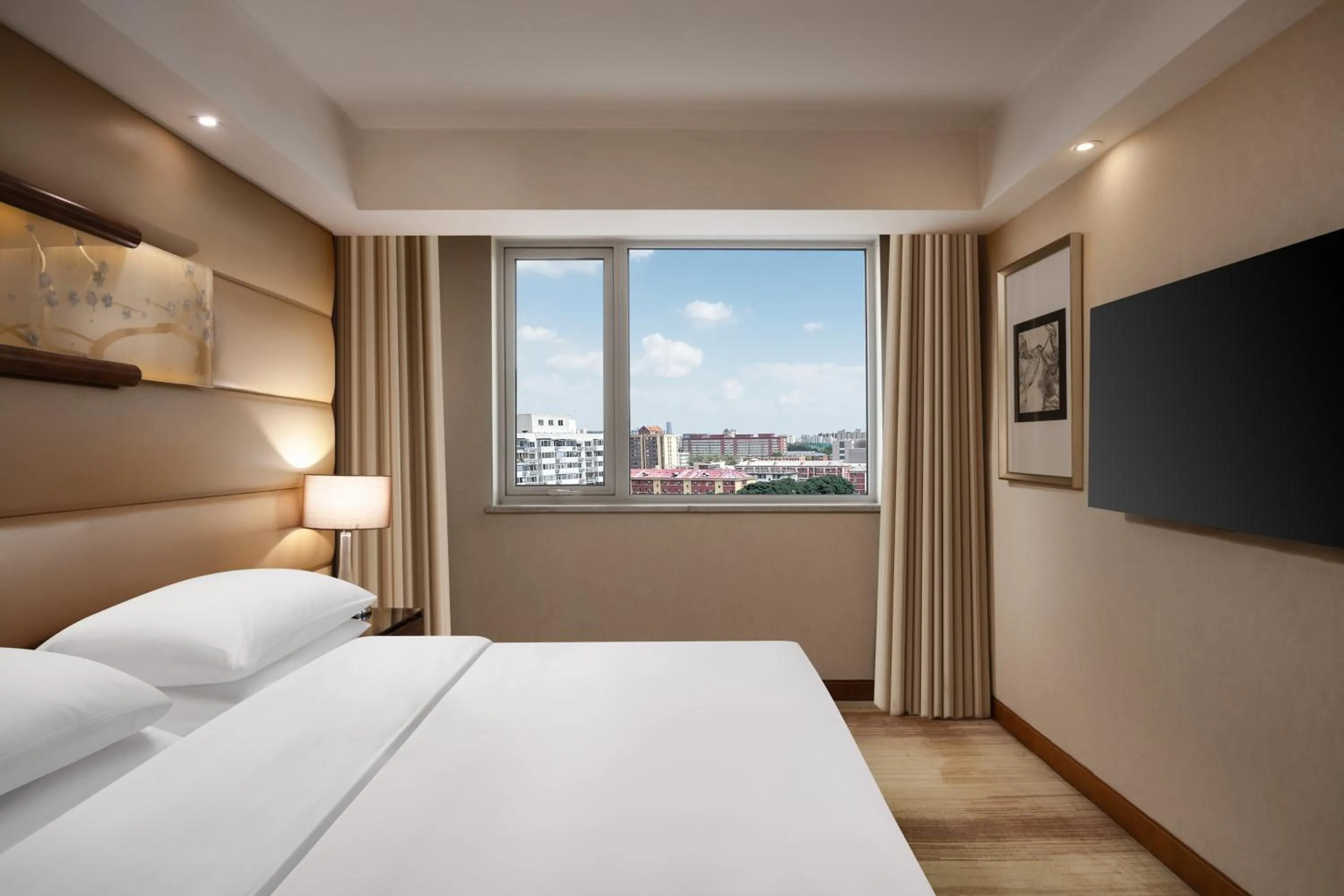 Bedroom, Bed in Gehua New Century Hotel Beijing