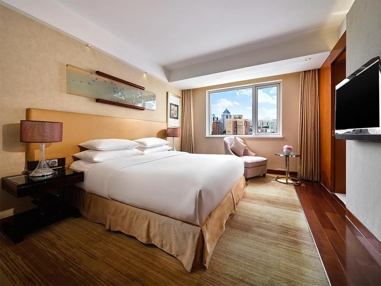 Photo of the whole room, Bed in Gehua New Century Hotel Beijing