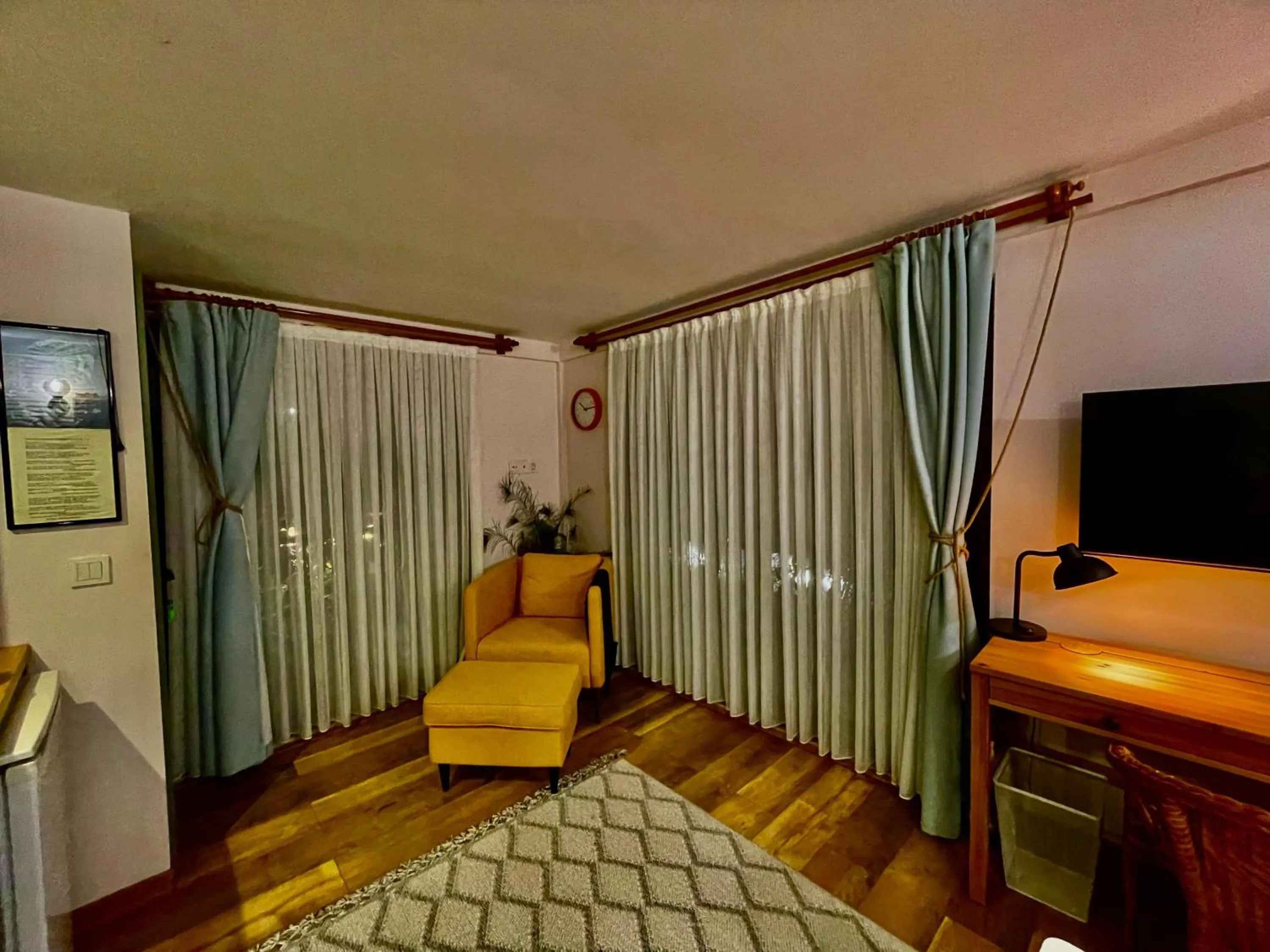 Living room, Bed in The Suite Apart Hotel