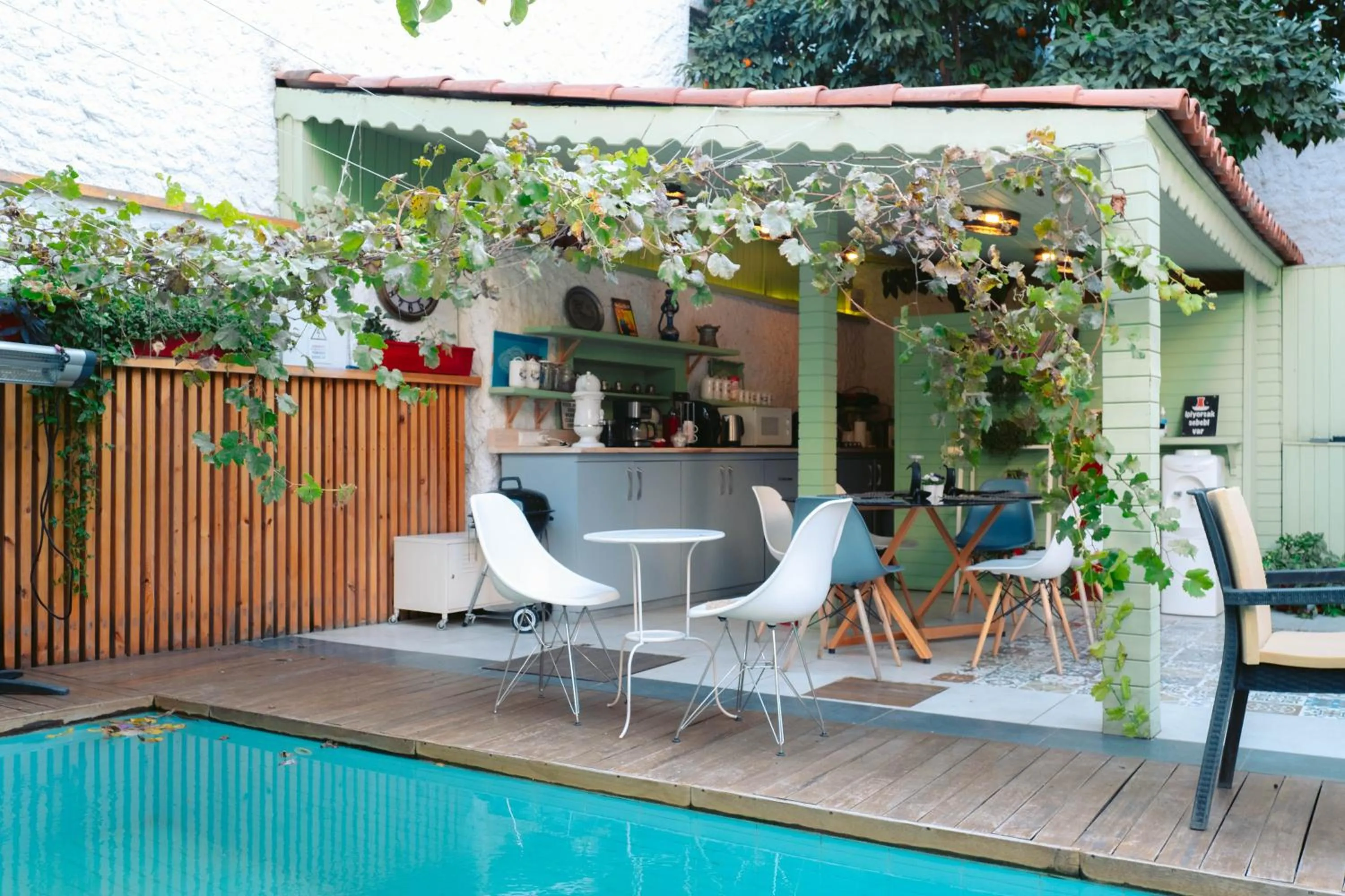 BBQ facilities in The Suite Apart Hotel