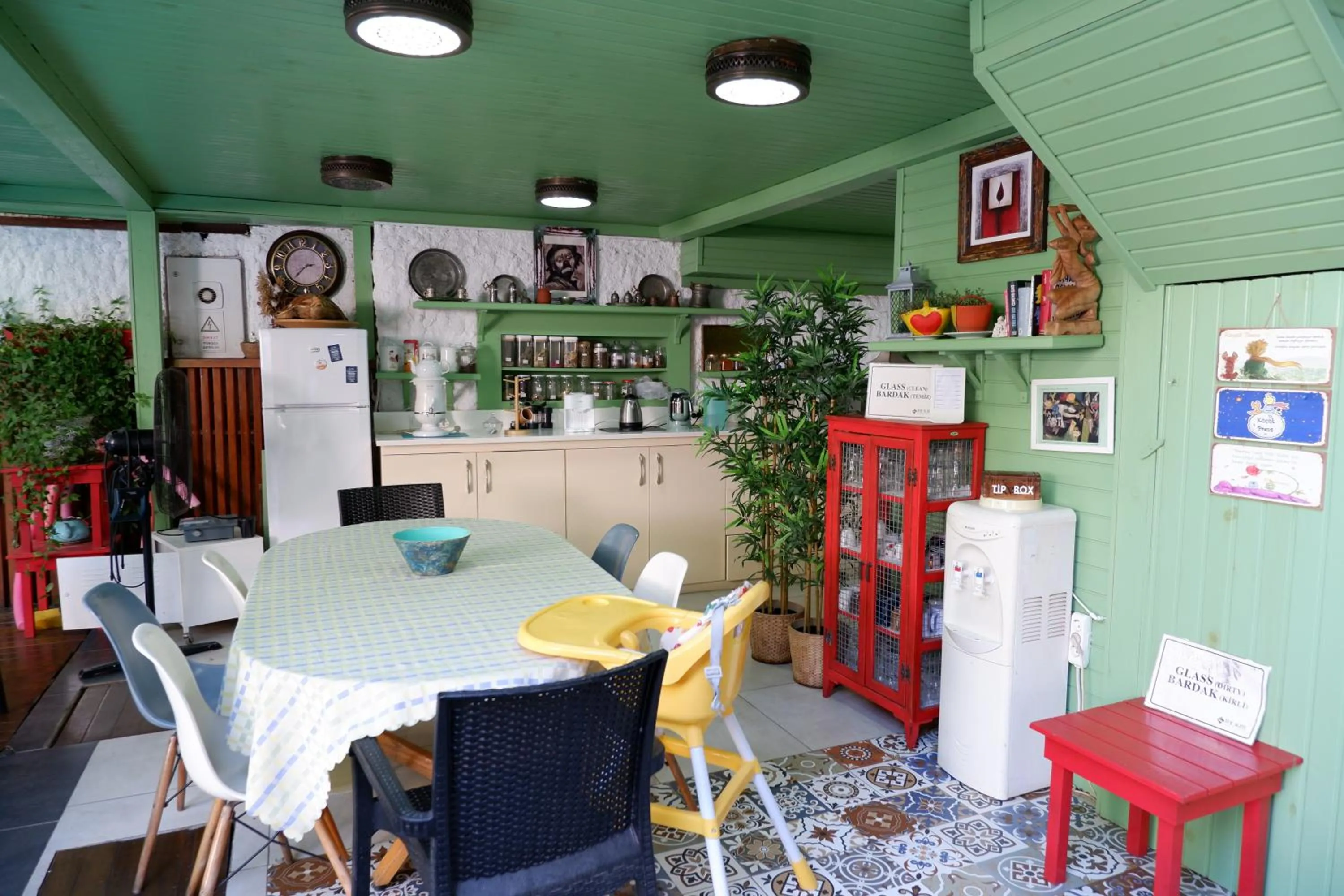 Kitchen or kitchenette in The Suite Apart Hotel