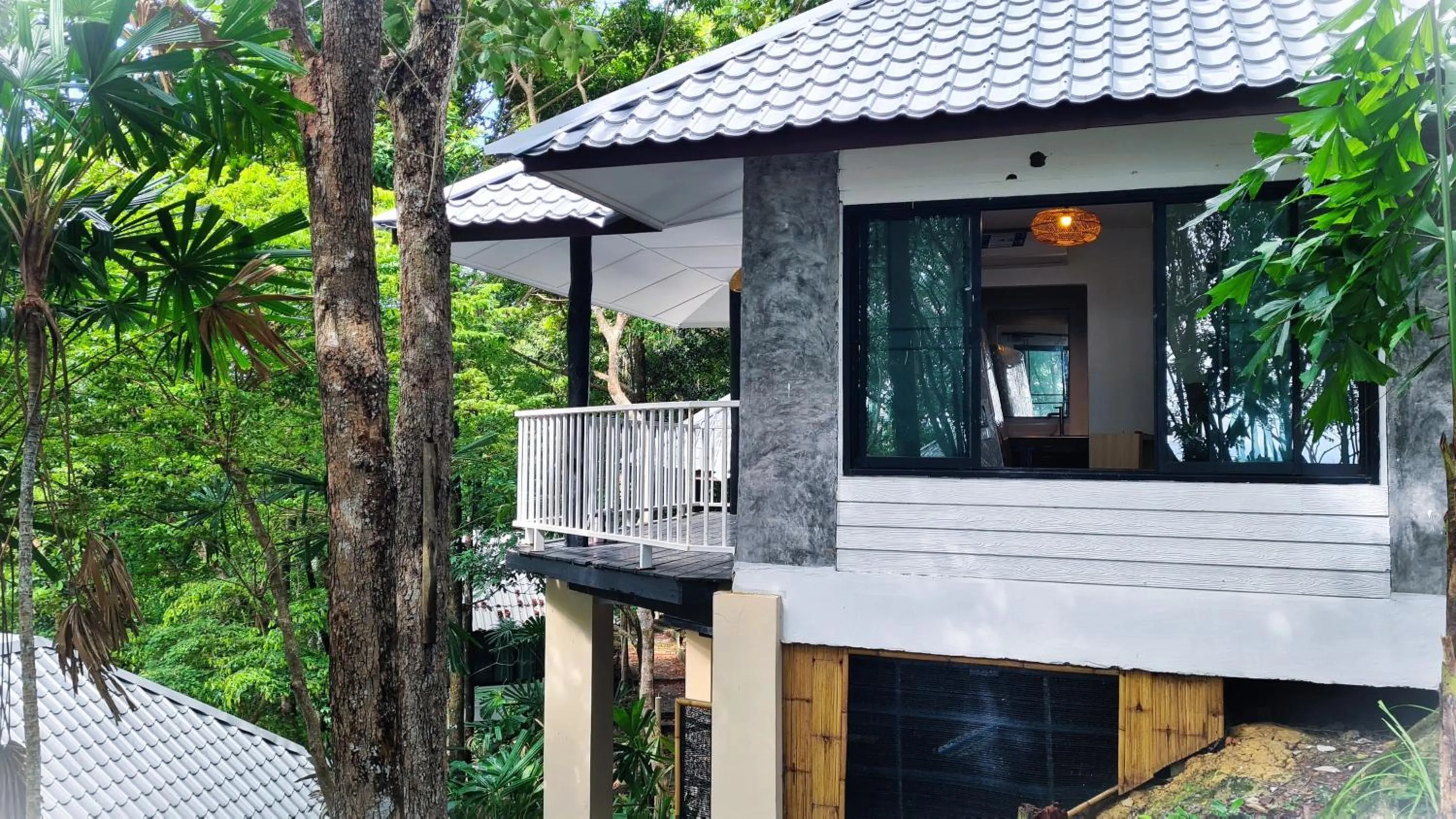 Property building in Moonlight Bay Resort