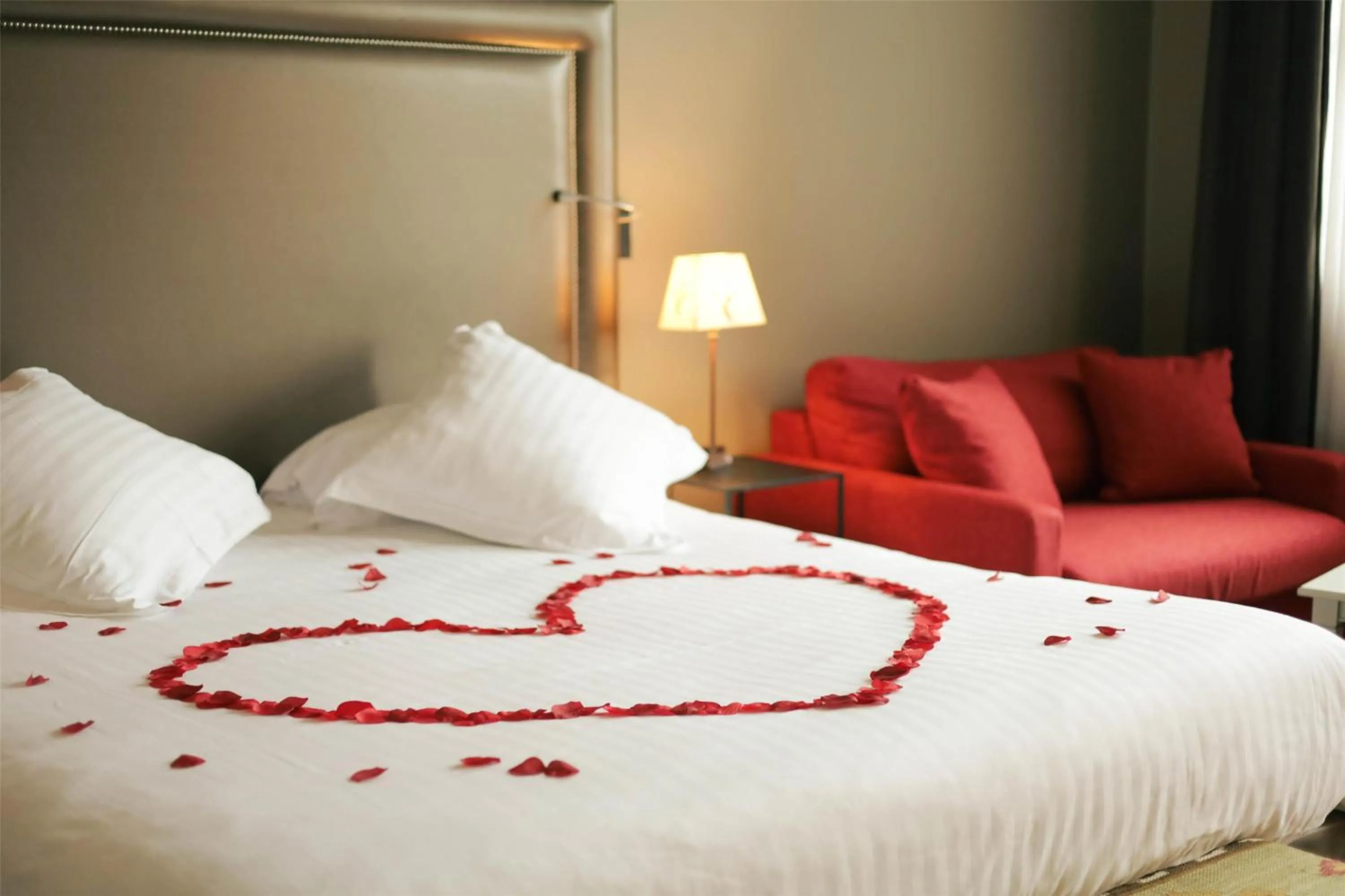 Bedroom, Bed in Best Western Plus d'Europe et d'Angleterre