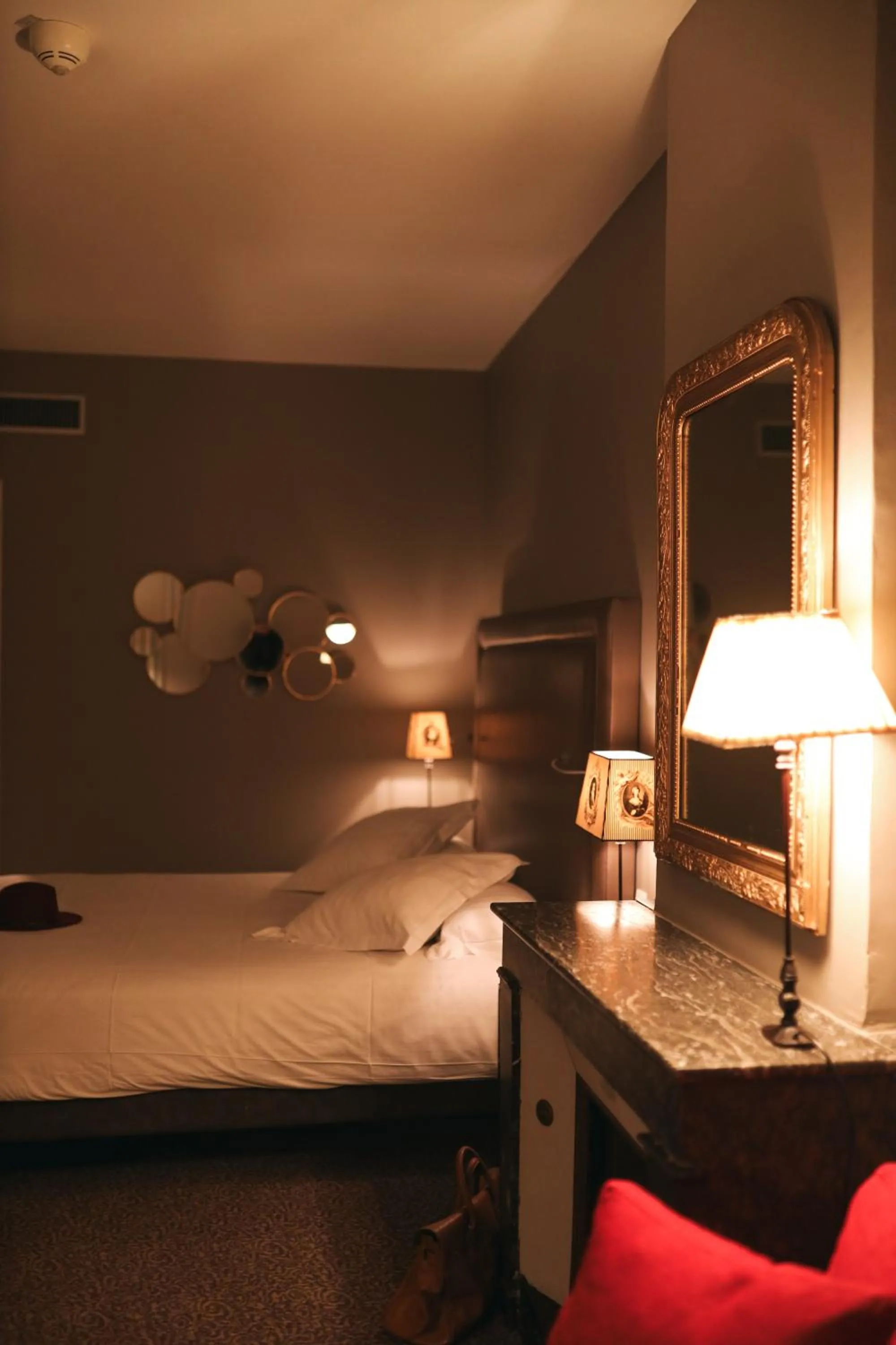 Bed in Best Western Plus d'Europe et d'Angleterre