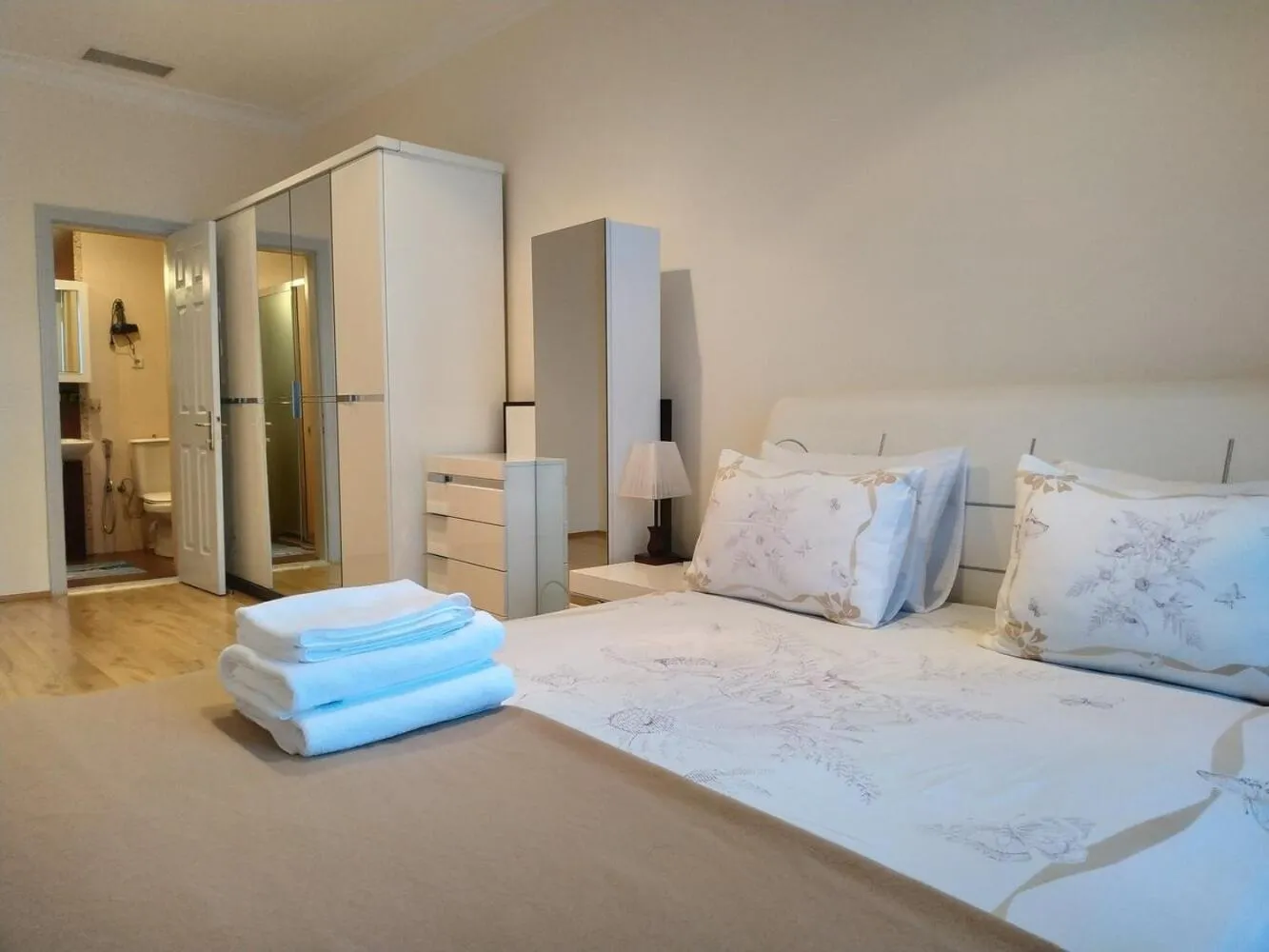 Bedroom, Bed in City Mansion ApartHotel