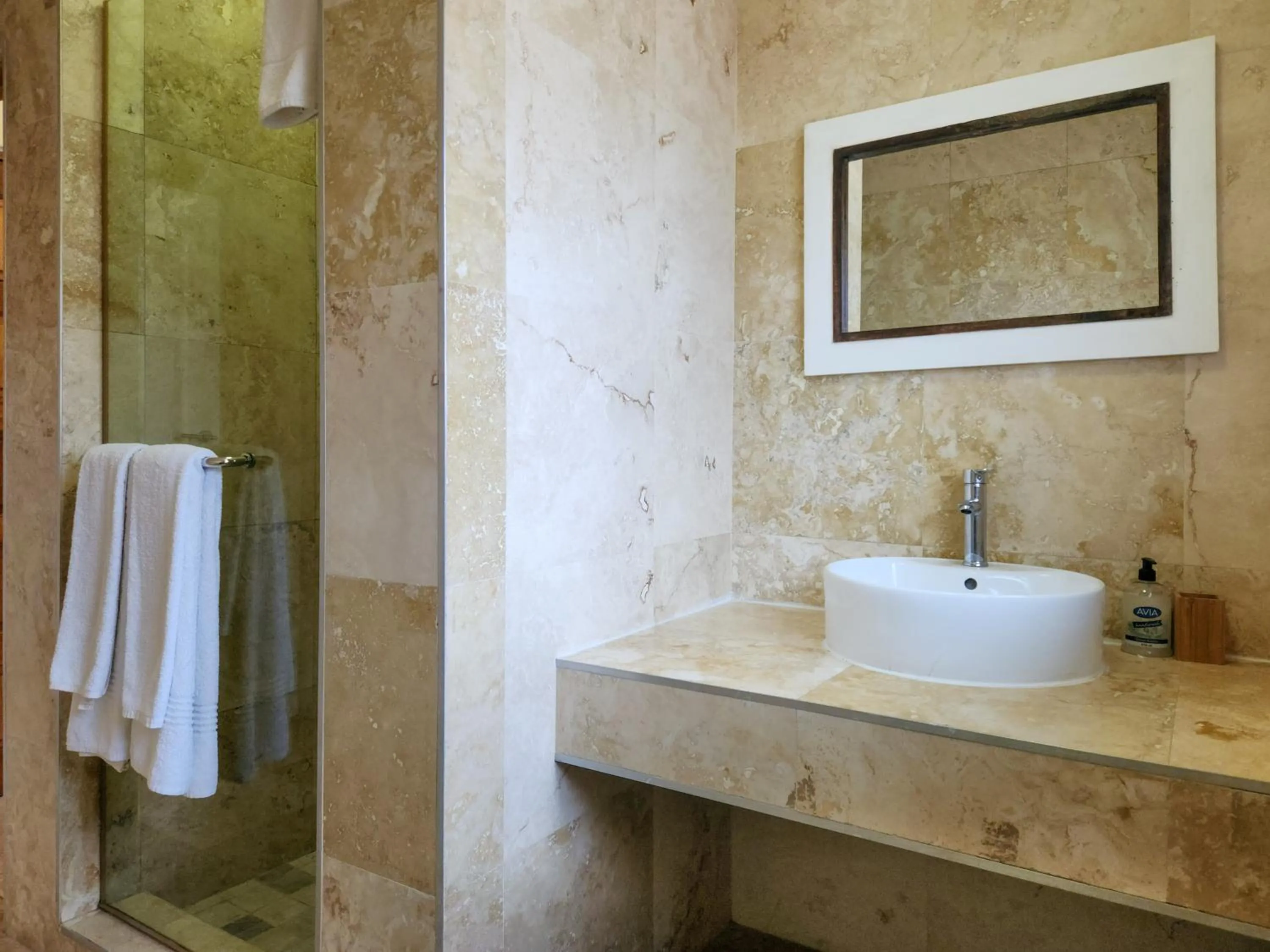 Shower in 305 Guest House