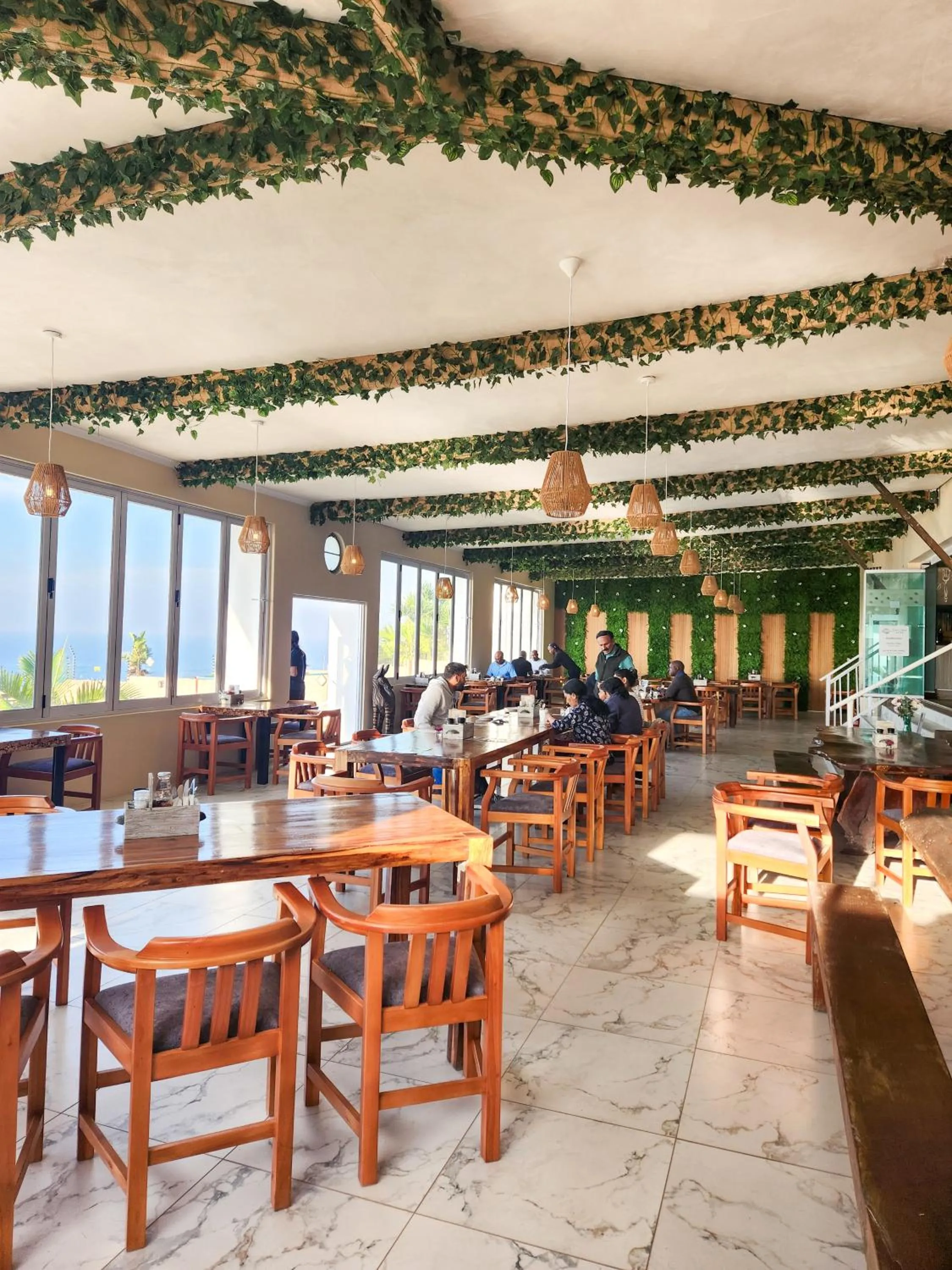 Restaurant/places to eat in 305 Guest House