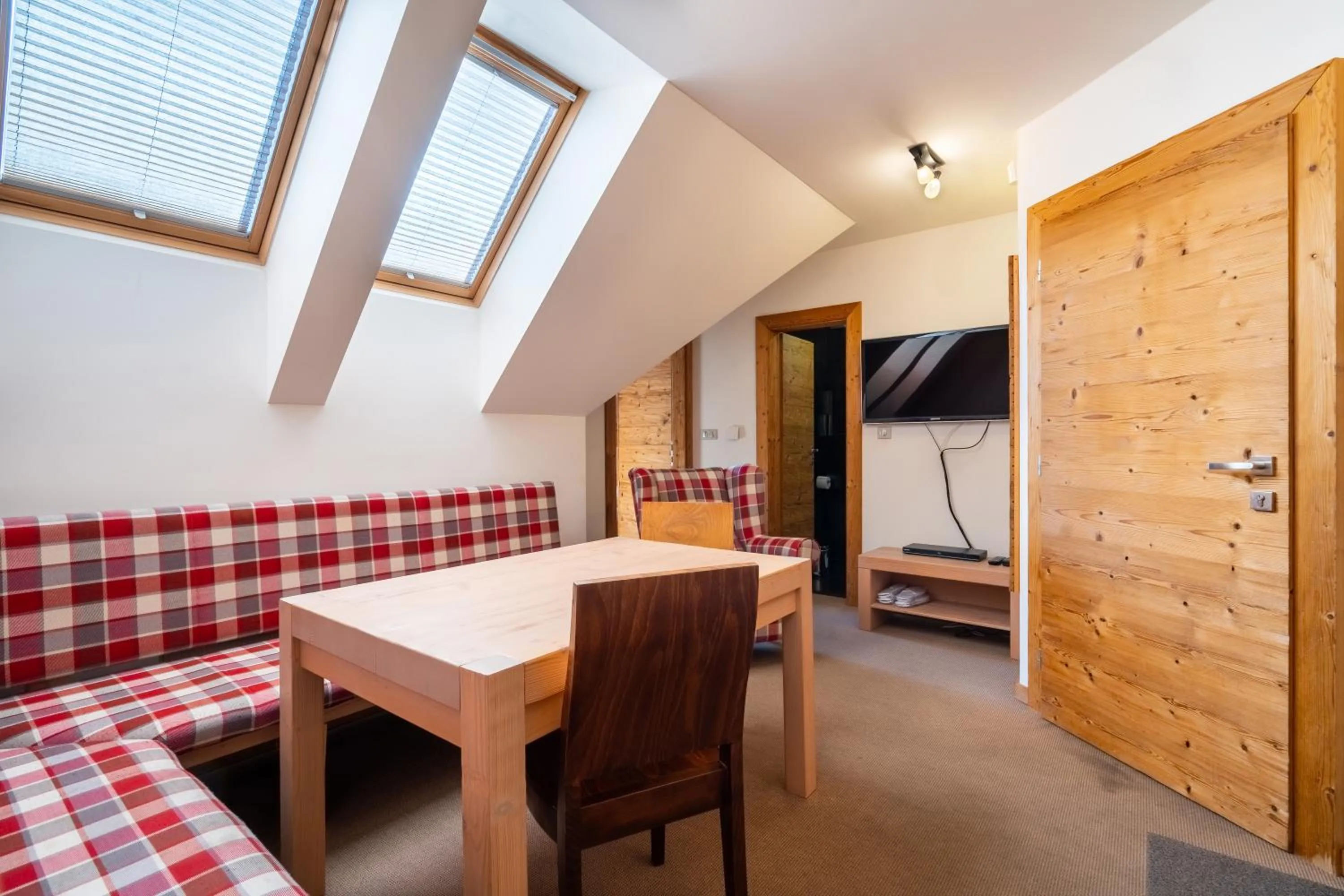 Seating area in Kukučka Lomnica - Tatranská Lomnica