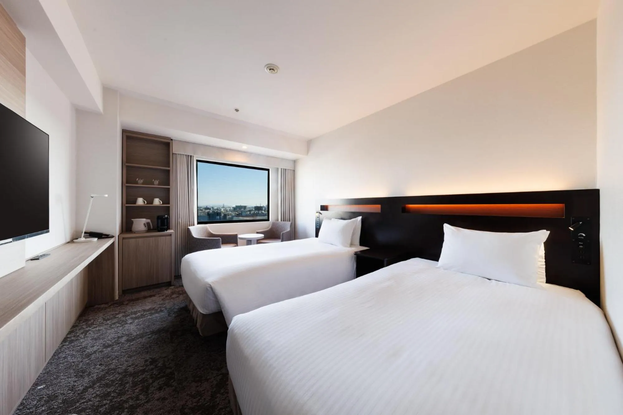 Bed in Kawasaki Nikko Hotel