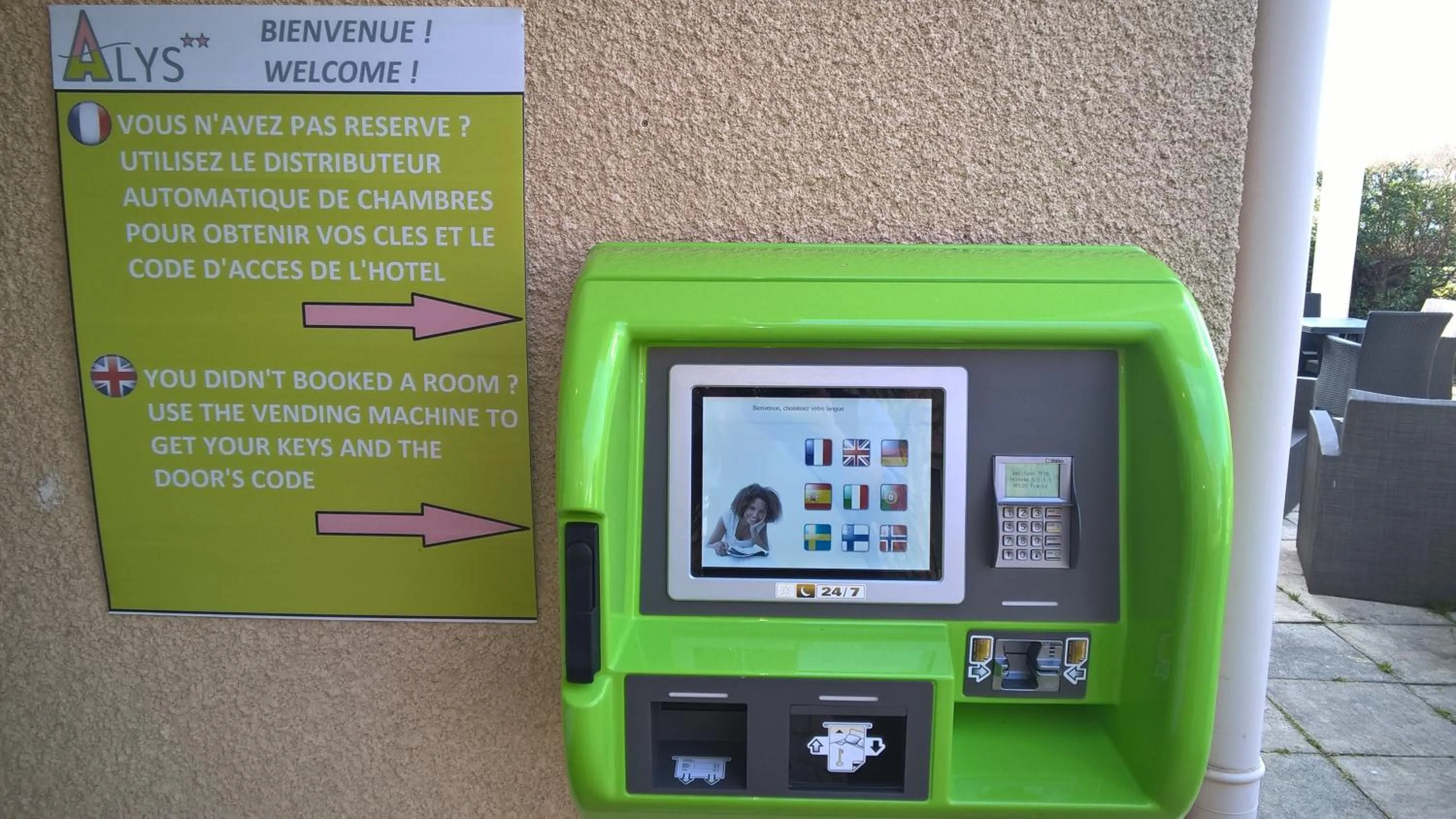 Lobby or reception in Contact Hôtel ALYS Bourg en Bresse Ekinox Parc Expo