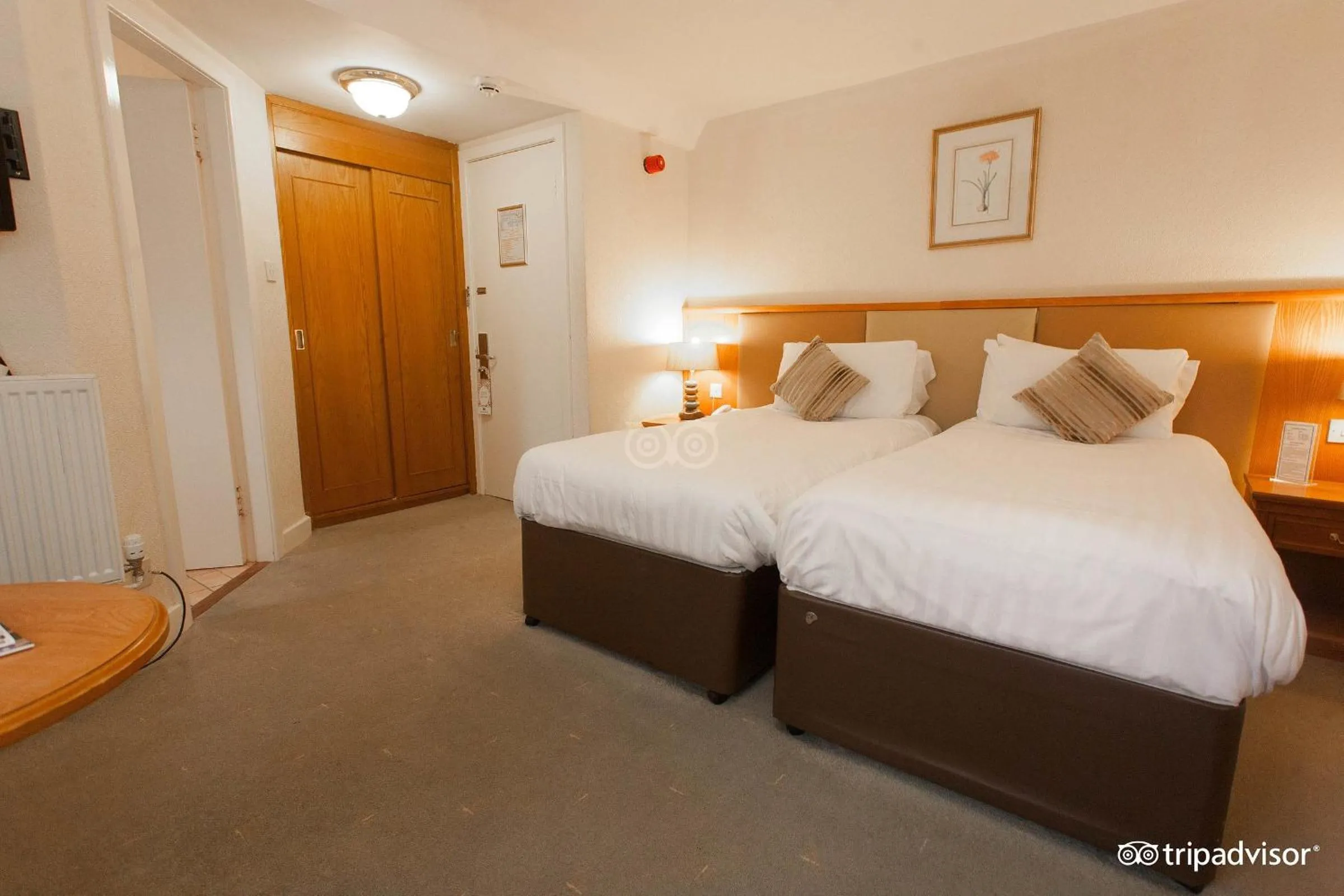 Bed in Buchanan Arms Hotel & Leisure, Sure Hotel Collection