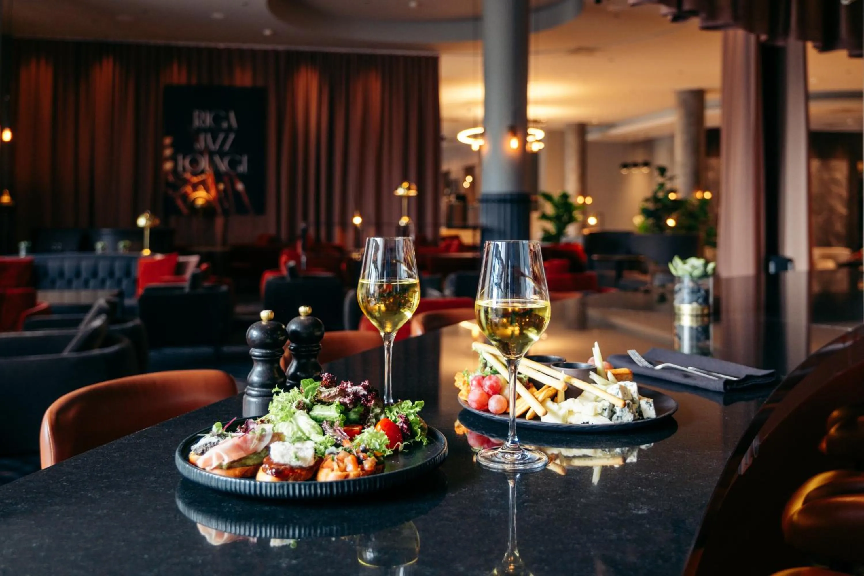 Restaurant/places to eat in Radisson Blu Latvija Conference & Spa Hotel, Riga