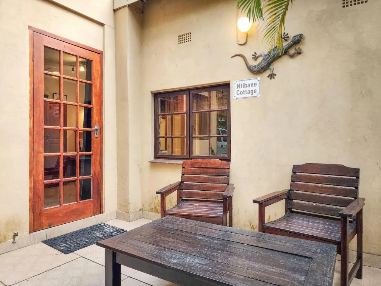 Patio in Parkers Cottages