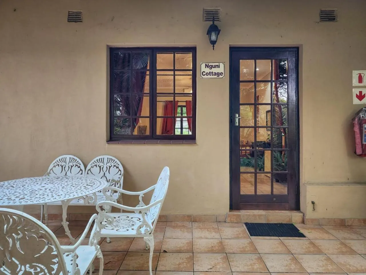 Patio in Parkers Cottages