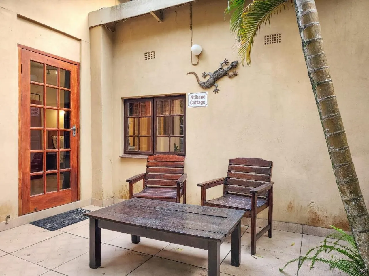 Patio in Parkers Cottages