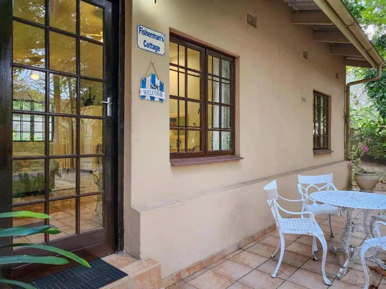 Patio in Parkers Cottages