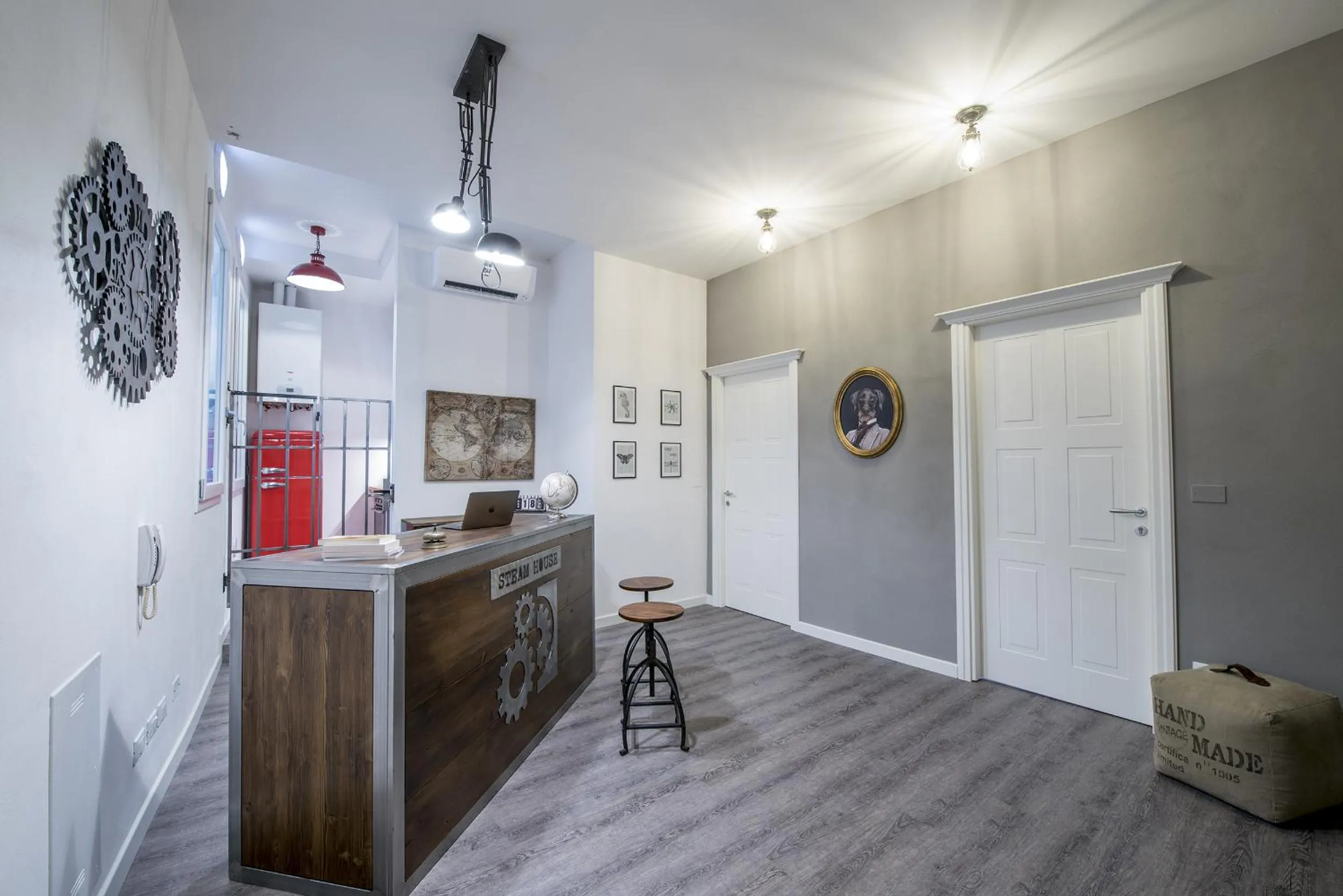Lobby or reception in Steam House Room & Breakfast