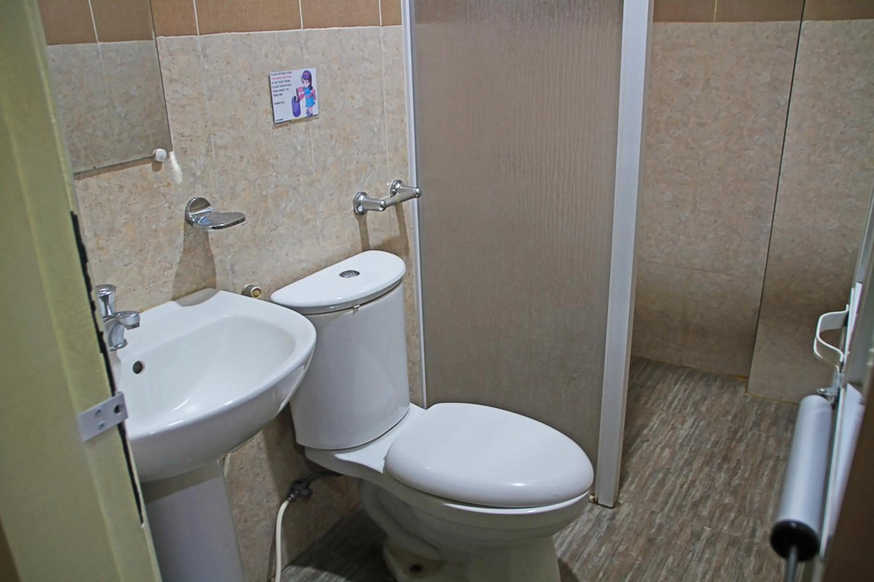 Bathroom in Fj Manila Hotel