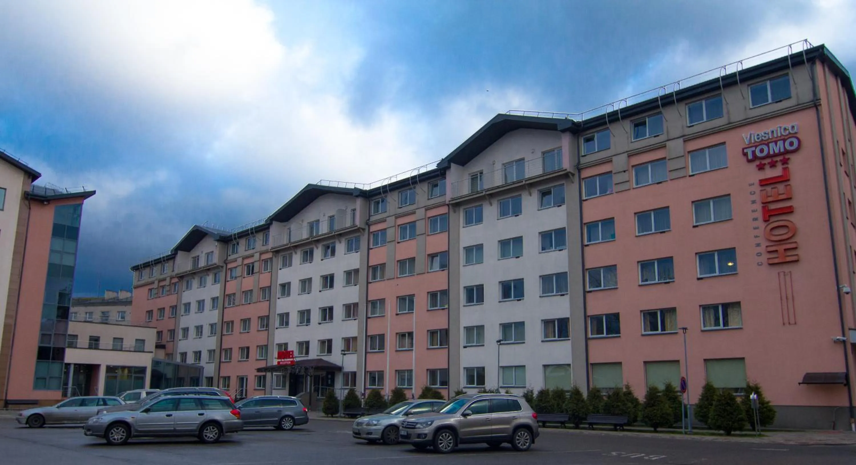 Facade/entrance in Apart Hotel Tomo FREE PARKING