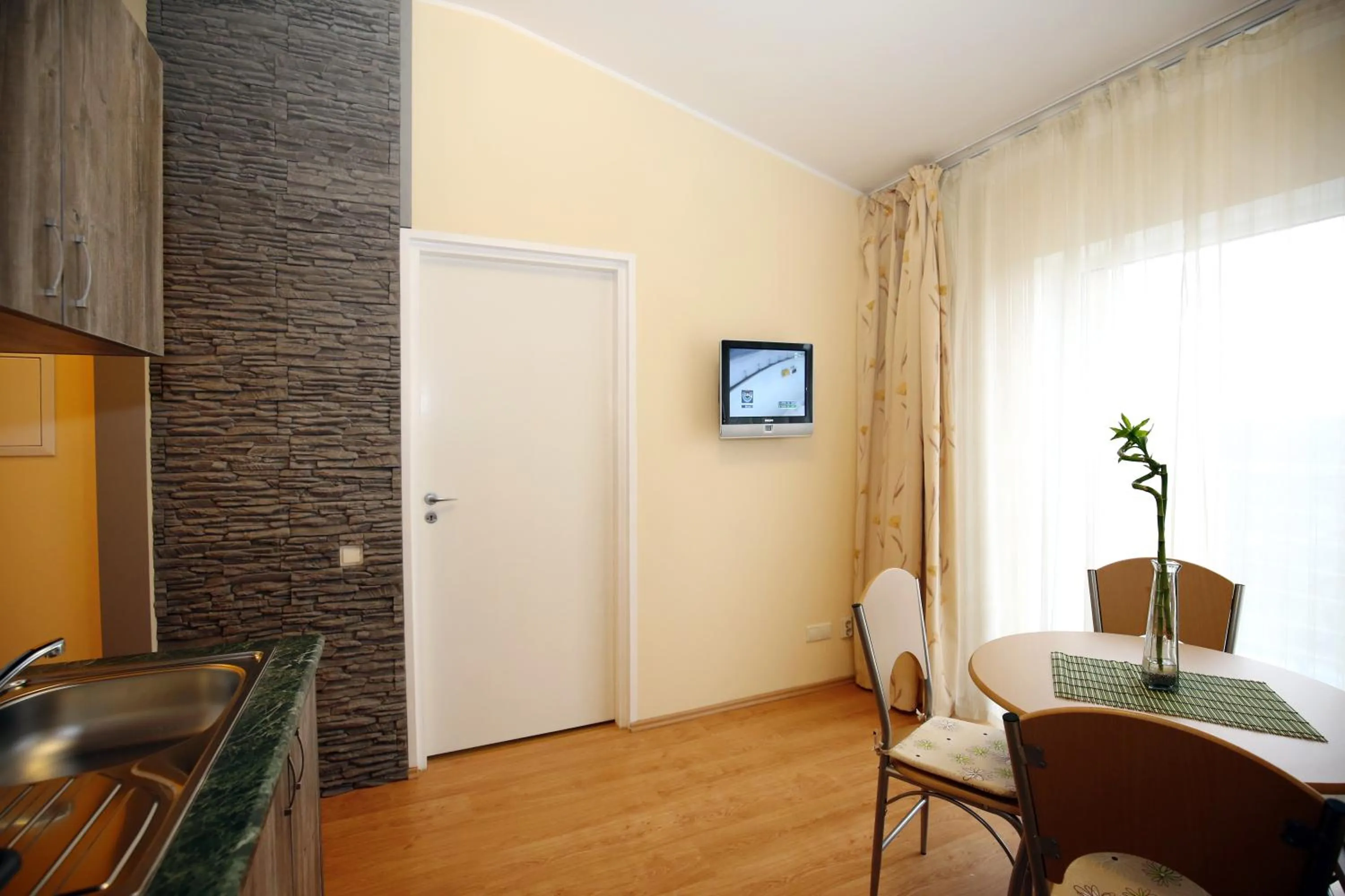 Seating area in Apart Hotel Tomo FREE PARKING