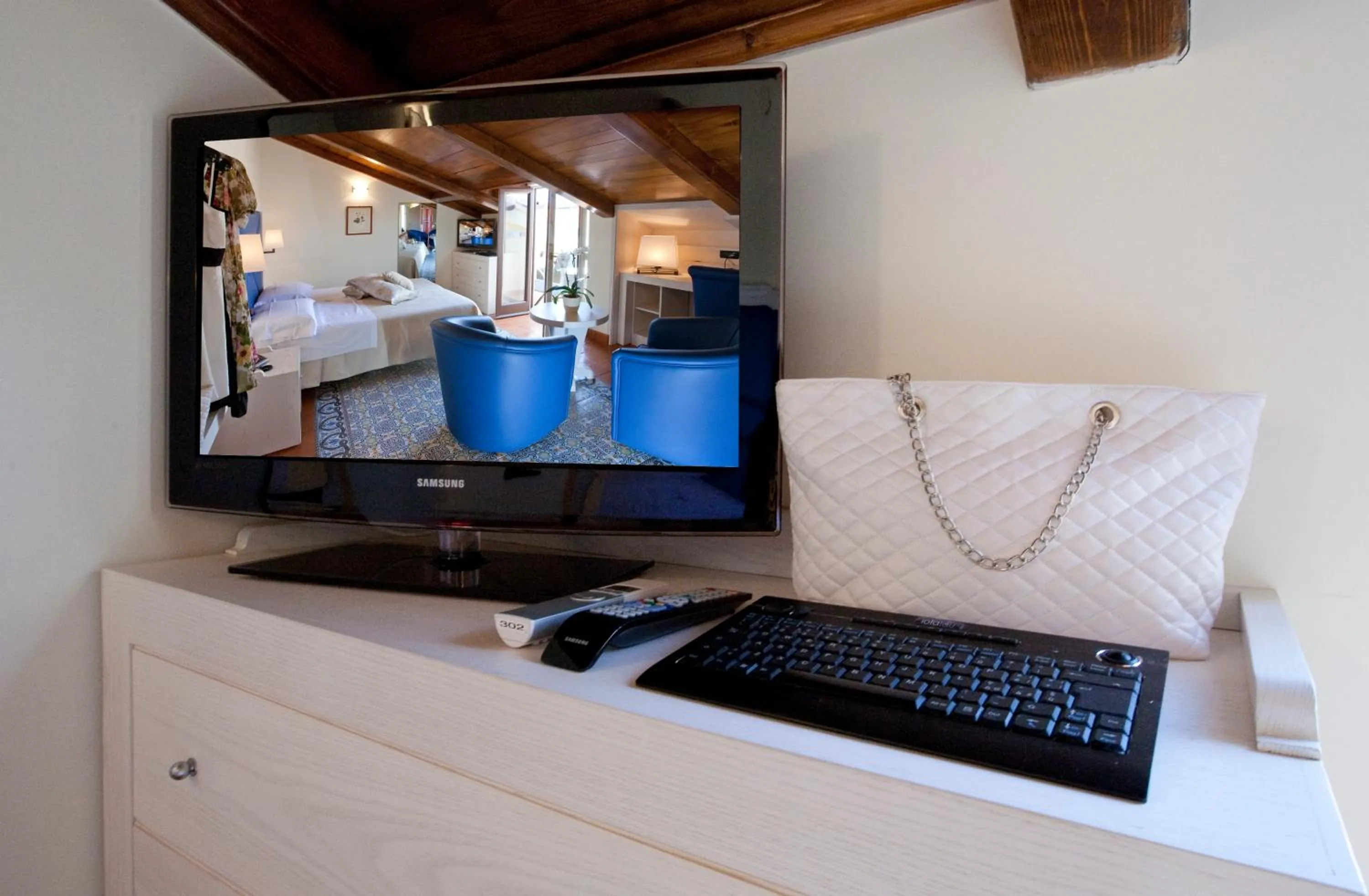 TV and multimedia in Maison Tofani