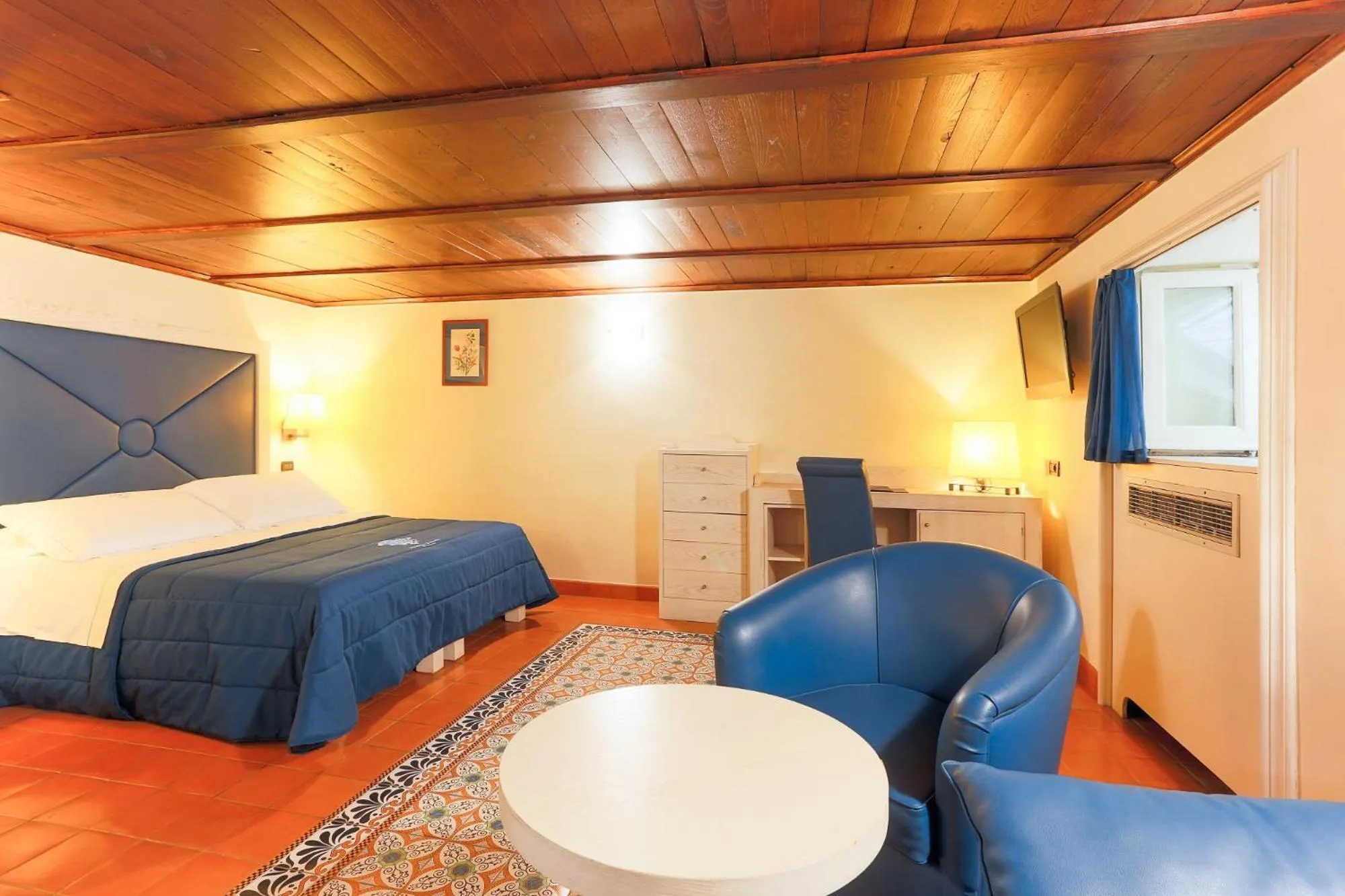 Photo of the whole room in Maison Tofani