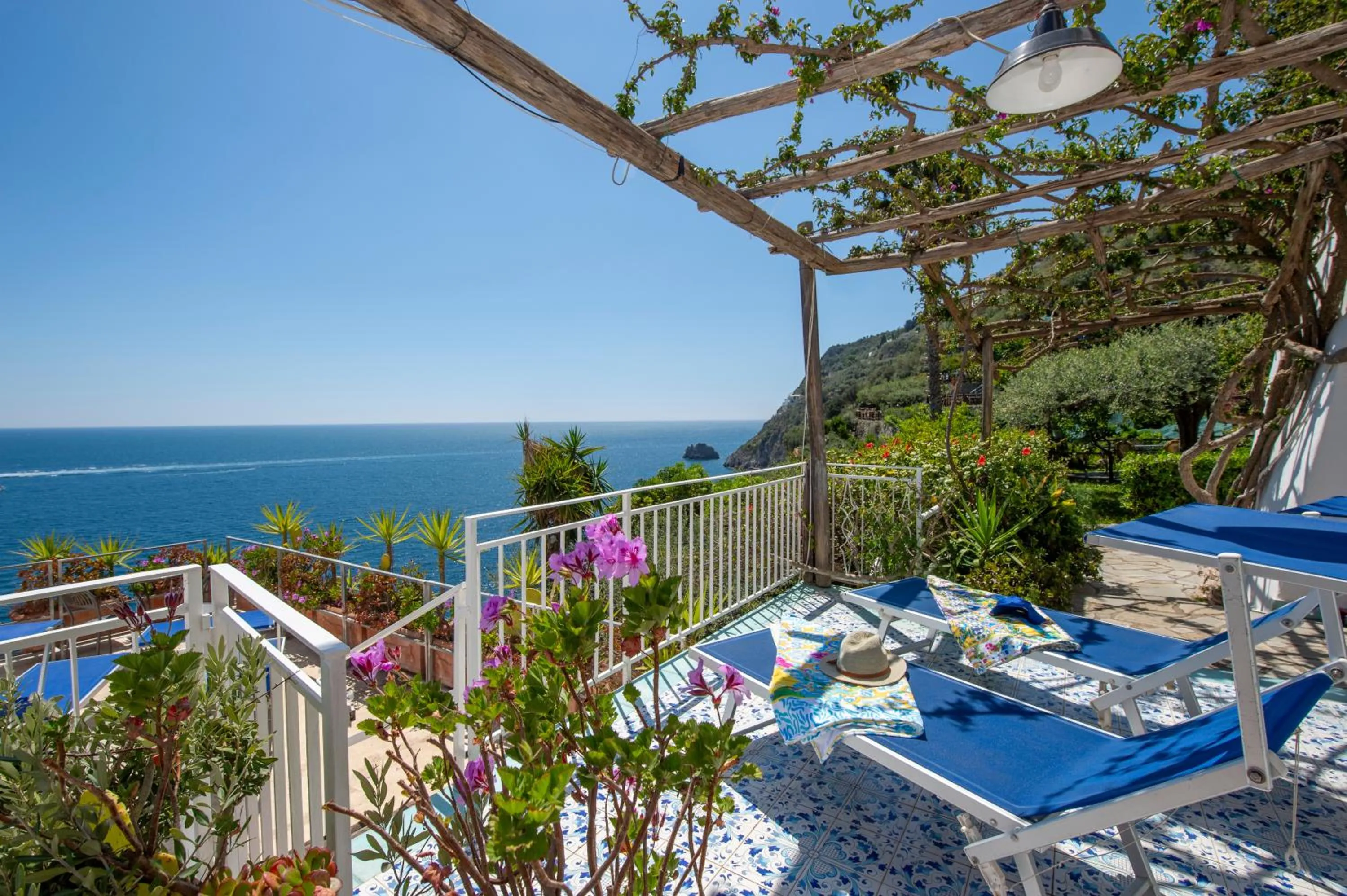 Patio in Hotel Costa Diva