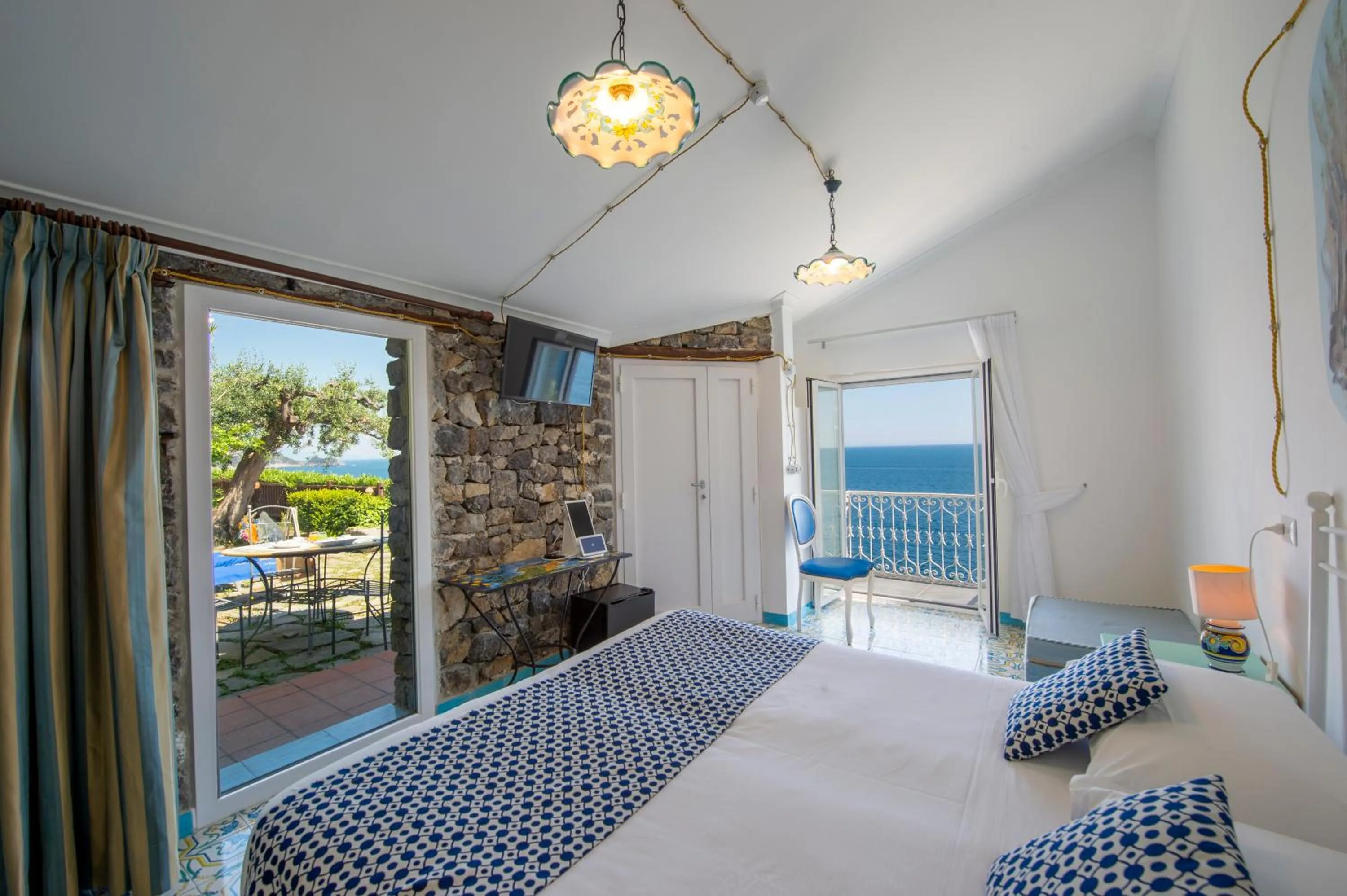 Bed in Hotel Costa Diva