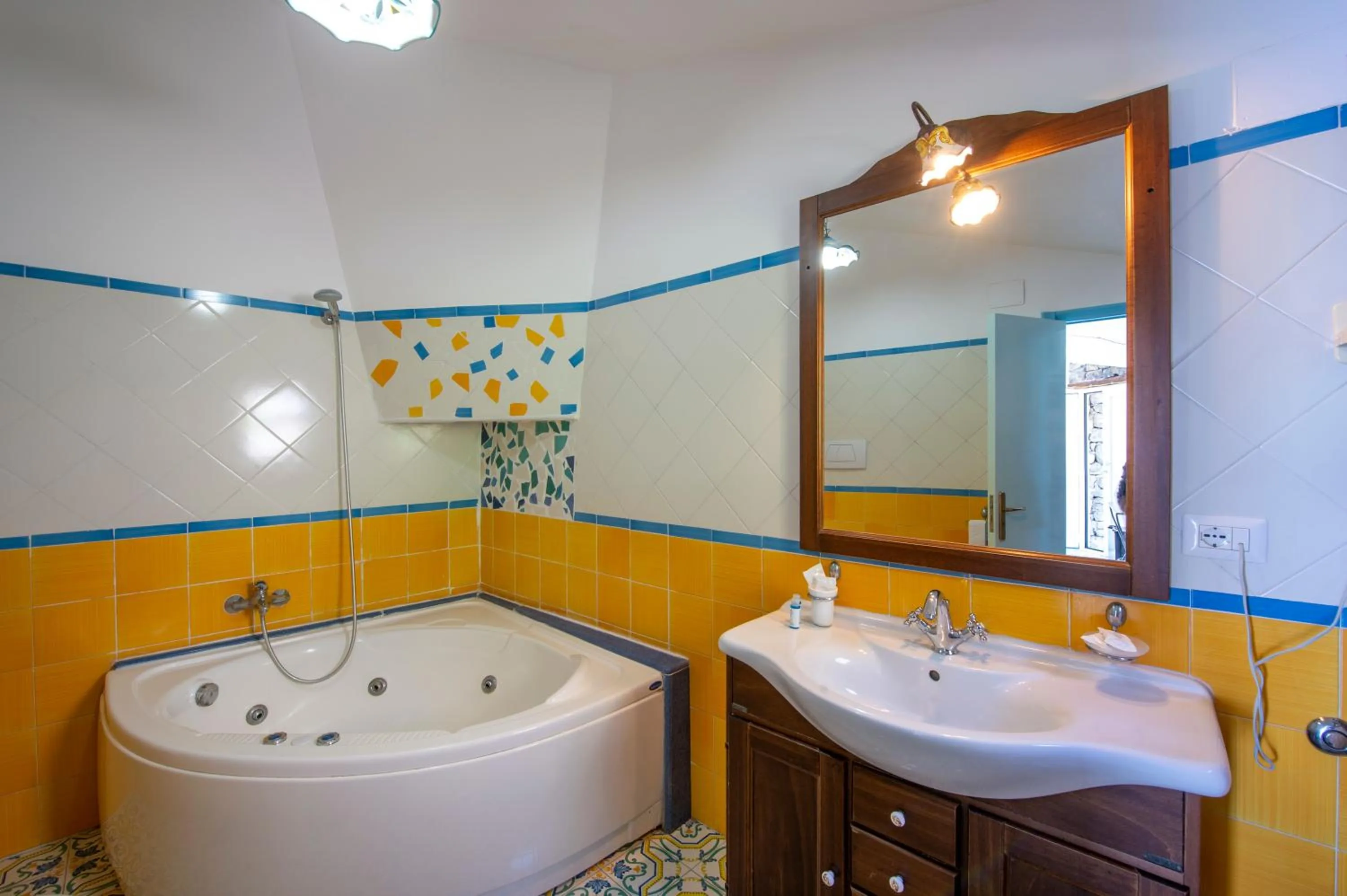 Hot Tub in Hotel Costa Diva