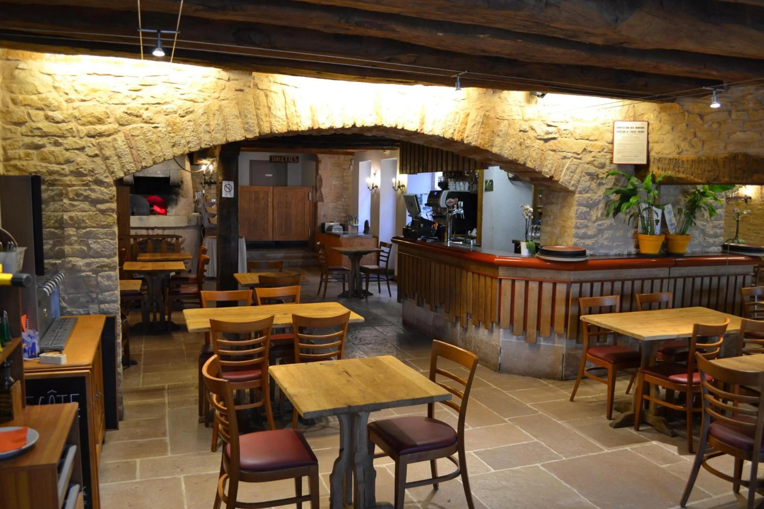 Lounge or bar in La Fleur de Lys