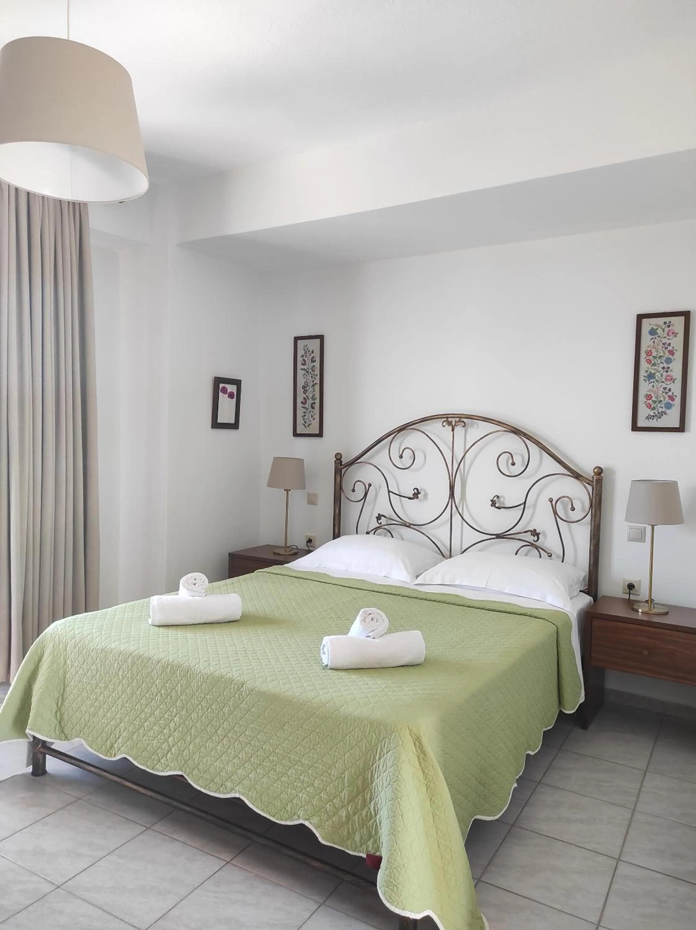 Bed in Aegean Blue Studios