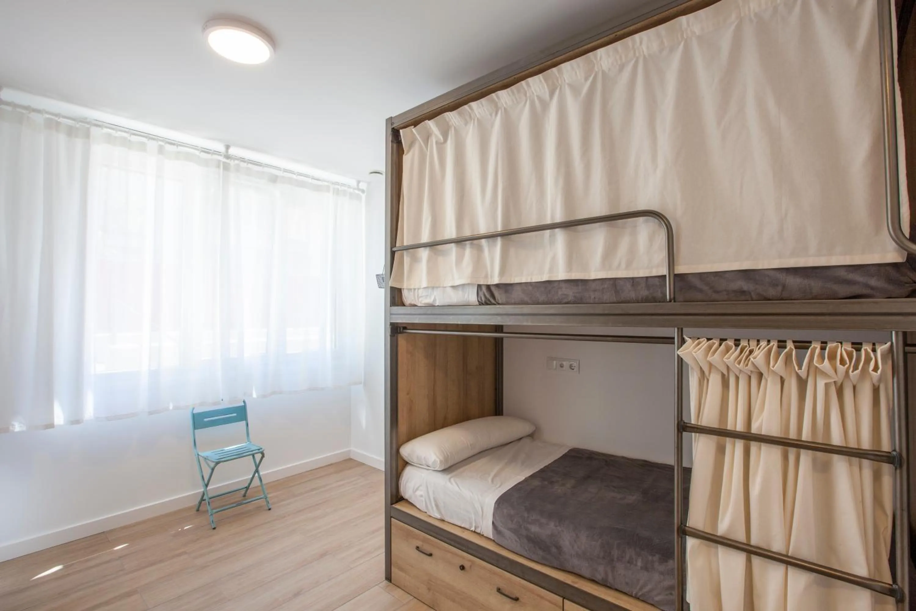 bunk bed, Bed in Winederful Hostel & Café